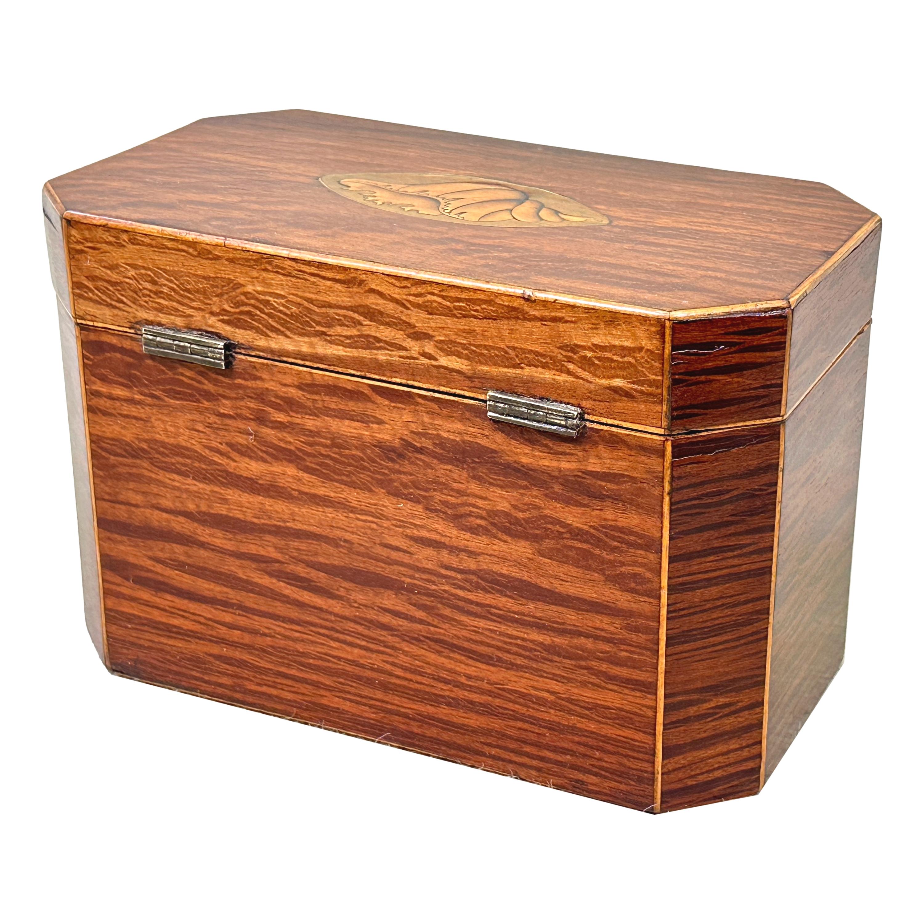 Boîte à thé géorgienne octogonale en bois de grège en vente 1