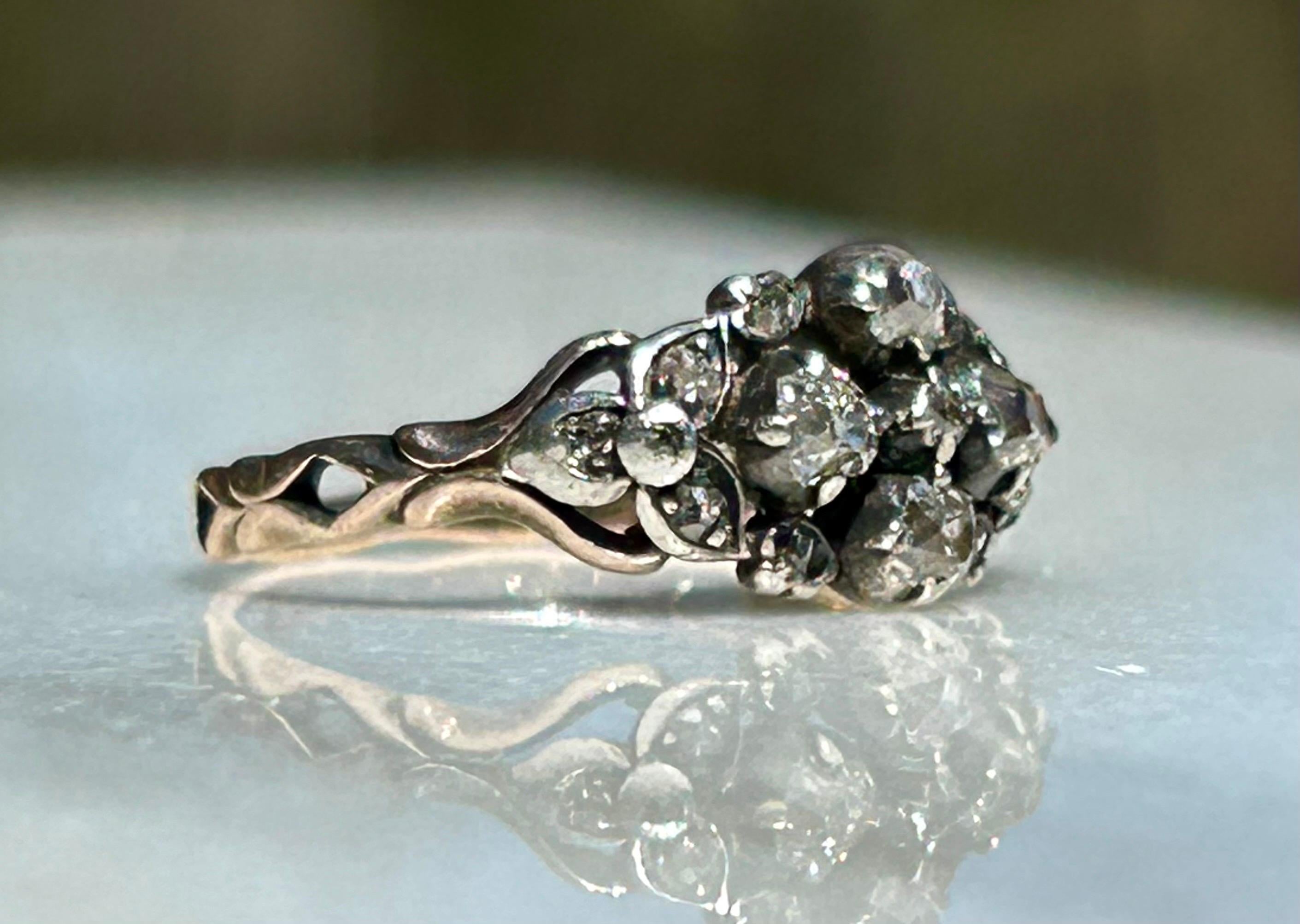 Georgian Old Mine Cut Diamond und 14k Gold Ring Kreuz und Rosette Ring mit Lattice Band. 