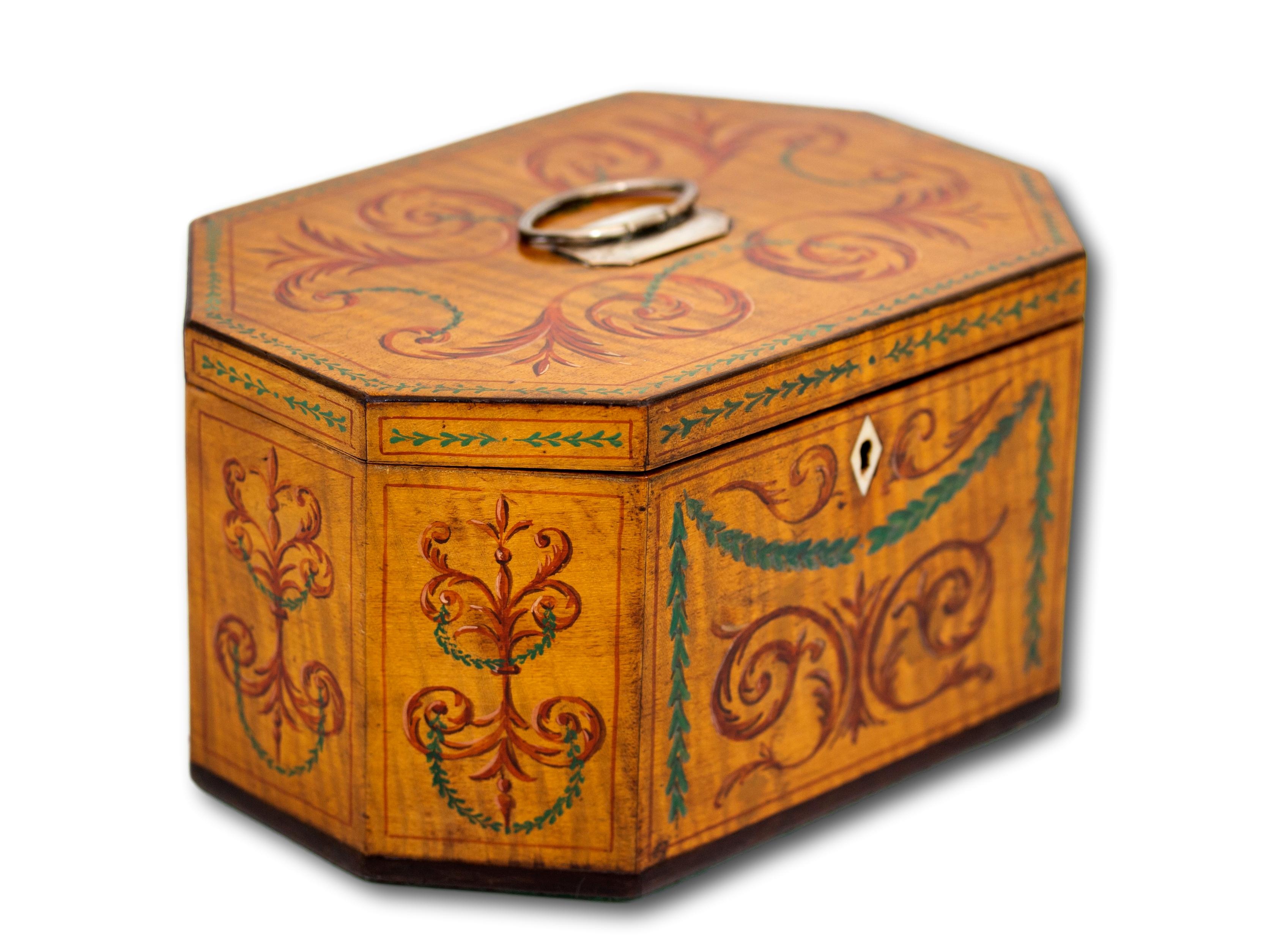 Georgian Original Painted Sycamore Tea Caddy In Good Condition For Sale In Northampton, GB