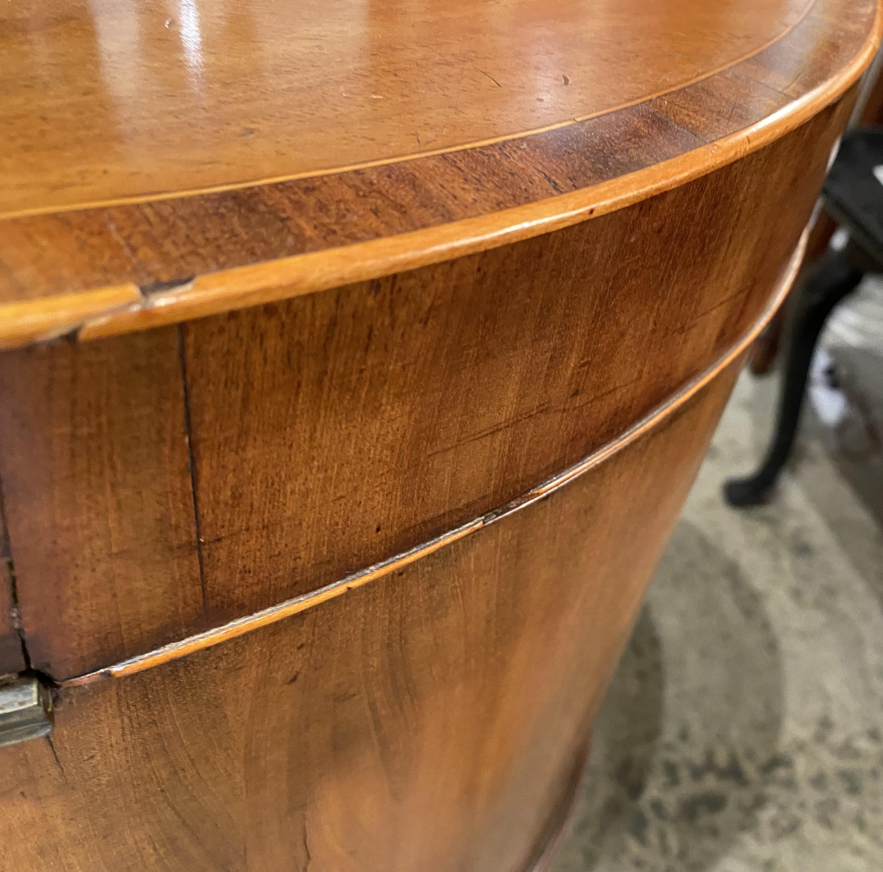 Cellarette ovale géorgienne en acajou sur Stand circa 1790 en vente 6