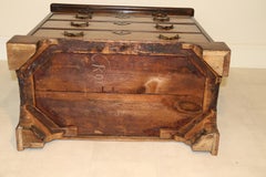 Georgian Padauk Wood Bachelors Chest of Drawers with Writing Fitment, circa 1730
