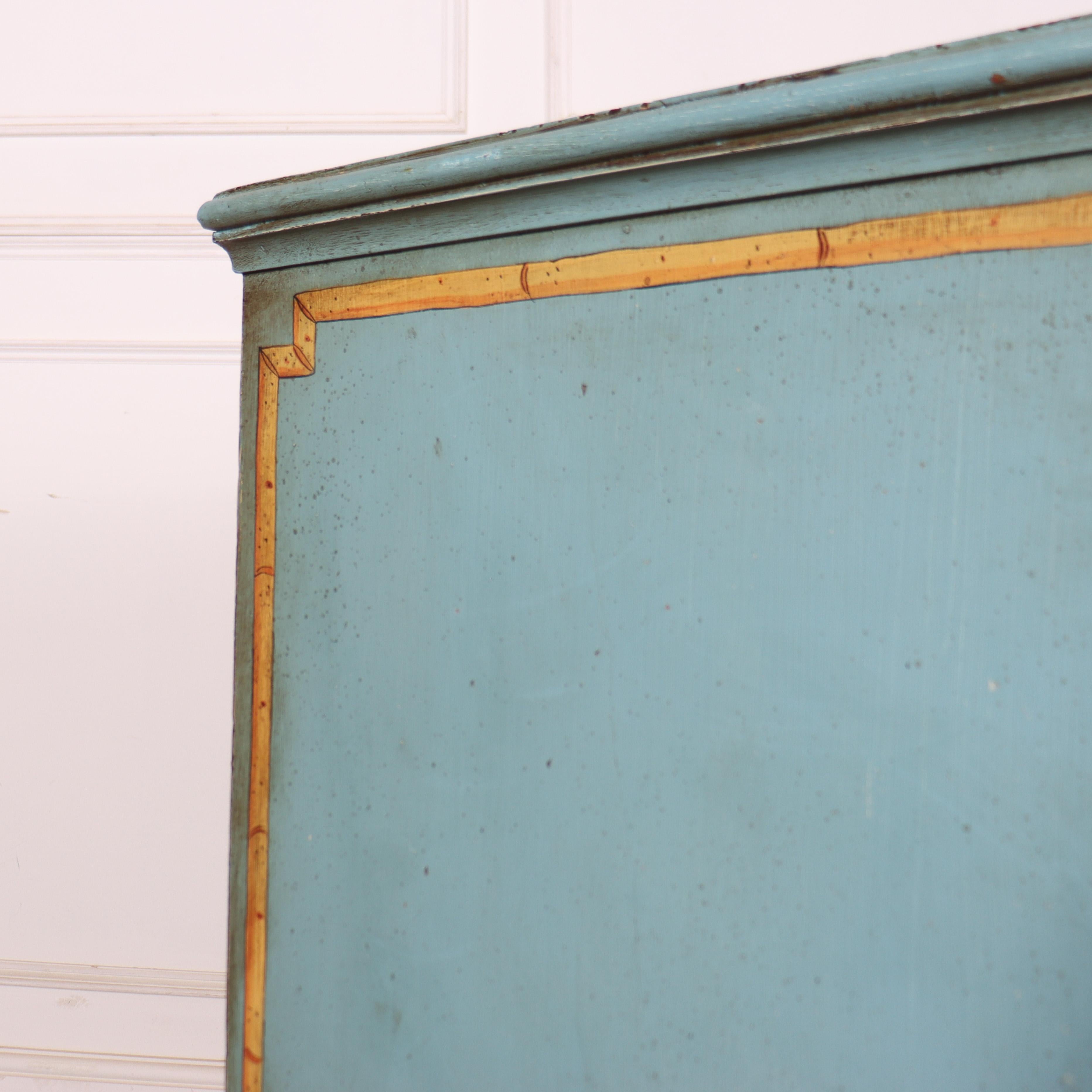 Georgian Painted Chest of Drawers For Sale 3