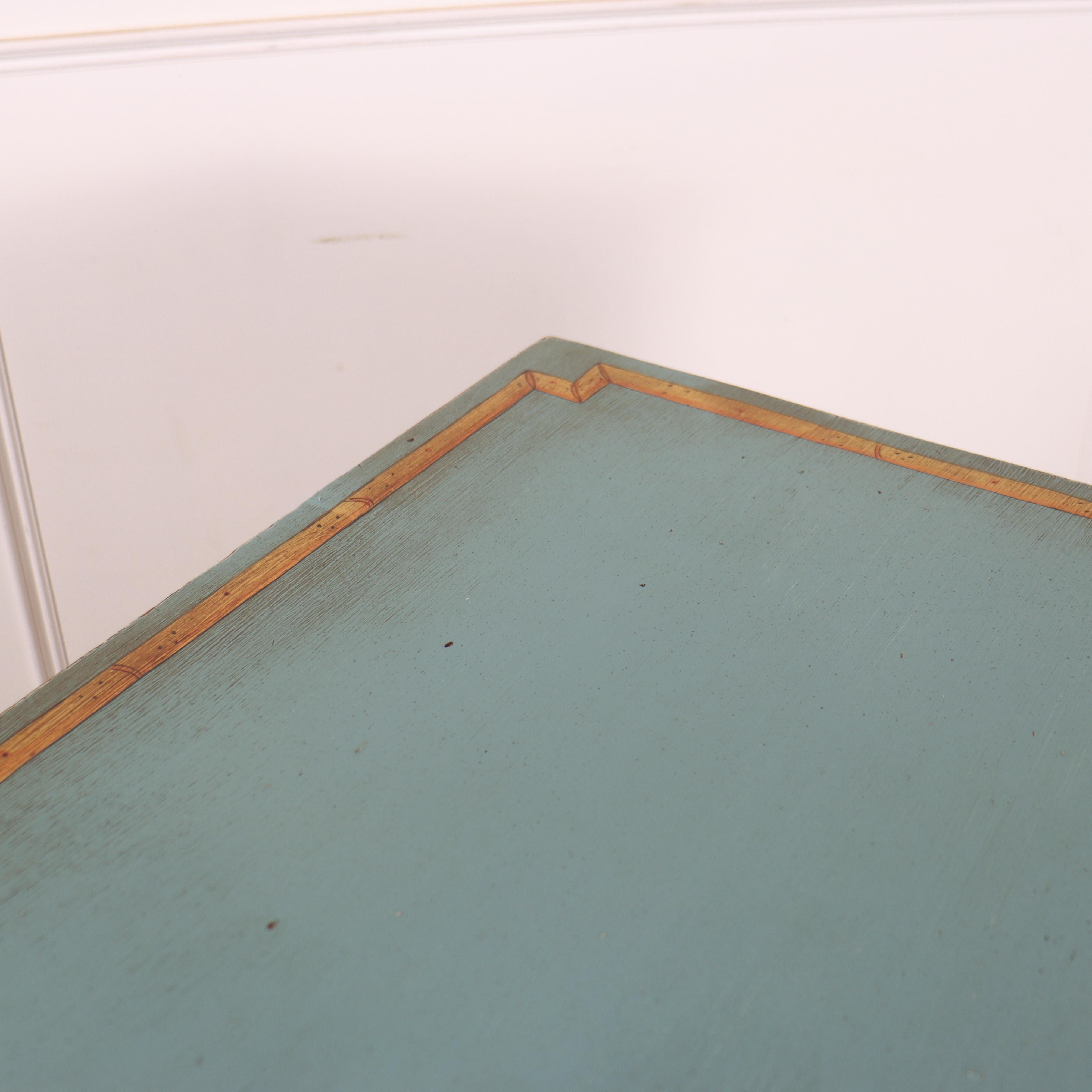 Georgian Painted Chest of Drawers For Sale 6