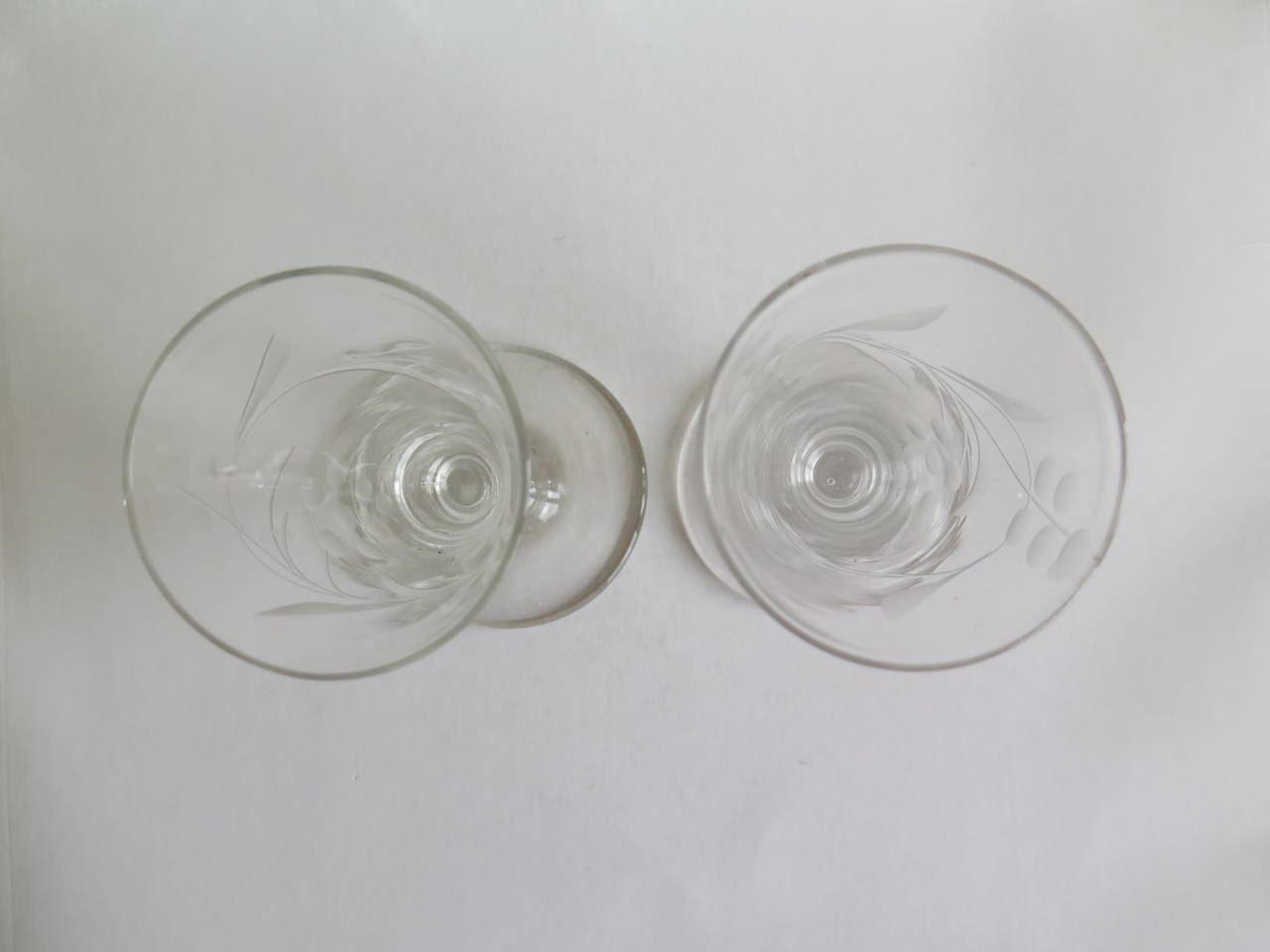 British Georgian PAIR of Engraved Wine or Ale Drinking Glasses Hand Blown, circa 1790