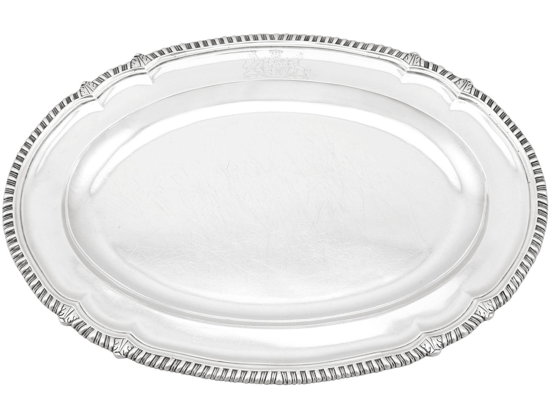 George IV Antique Georgian Pair of Sterling Silver Meat Platters by William Stroud For Sale