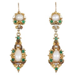 Boucles d'oreilles pendantes géorgiennes en perles, émeraudes et diamants, vers 1830.