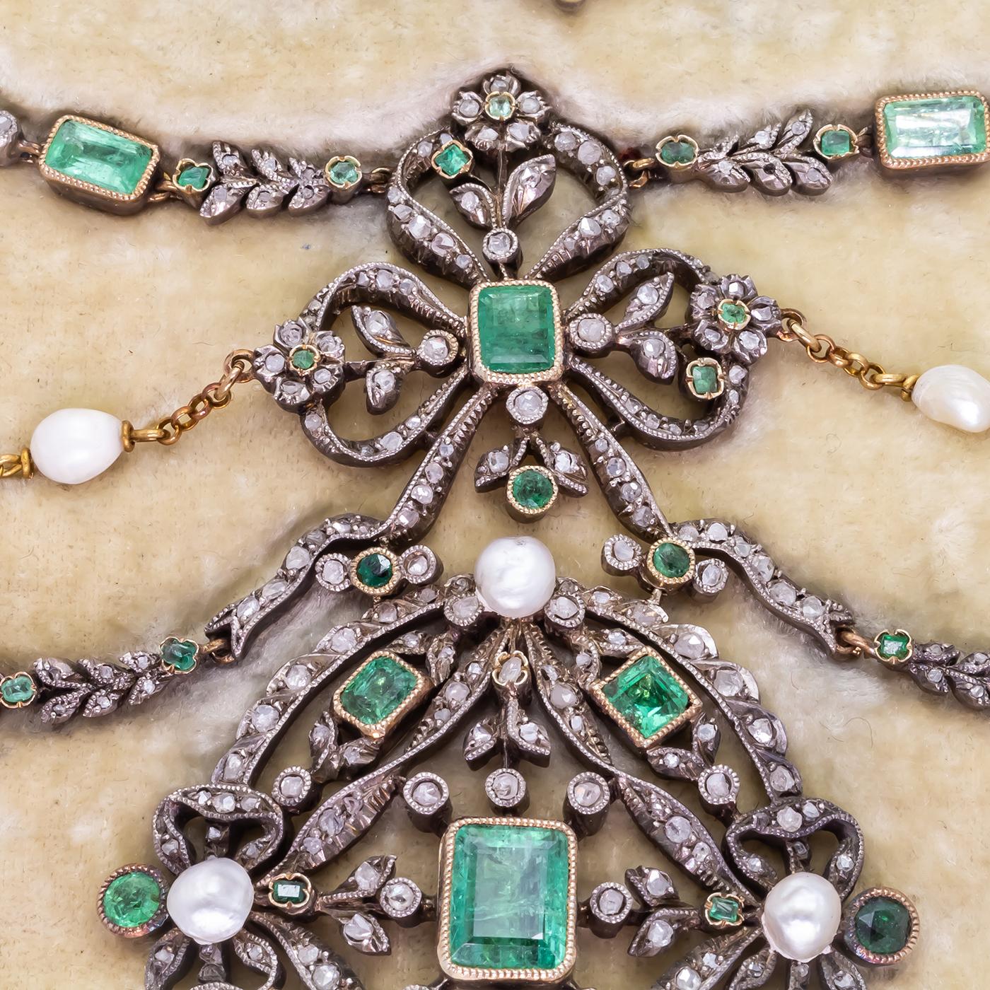Antique French Pearl Emerald and Diamond Necklace and Bracelet Suite circa 1850 In Good Condition In London, GB