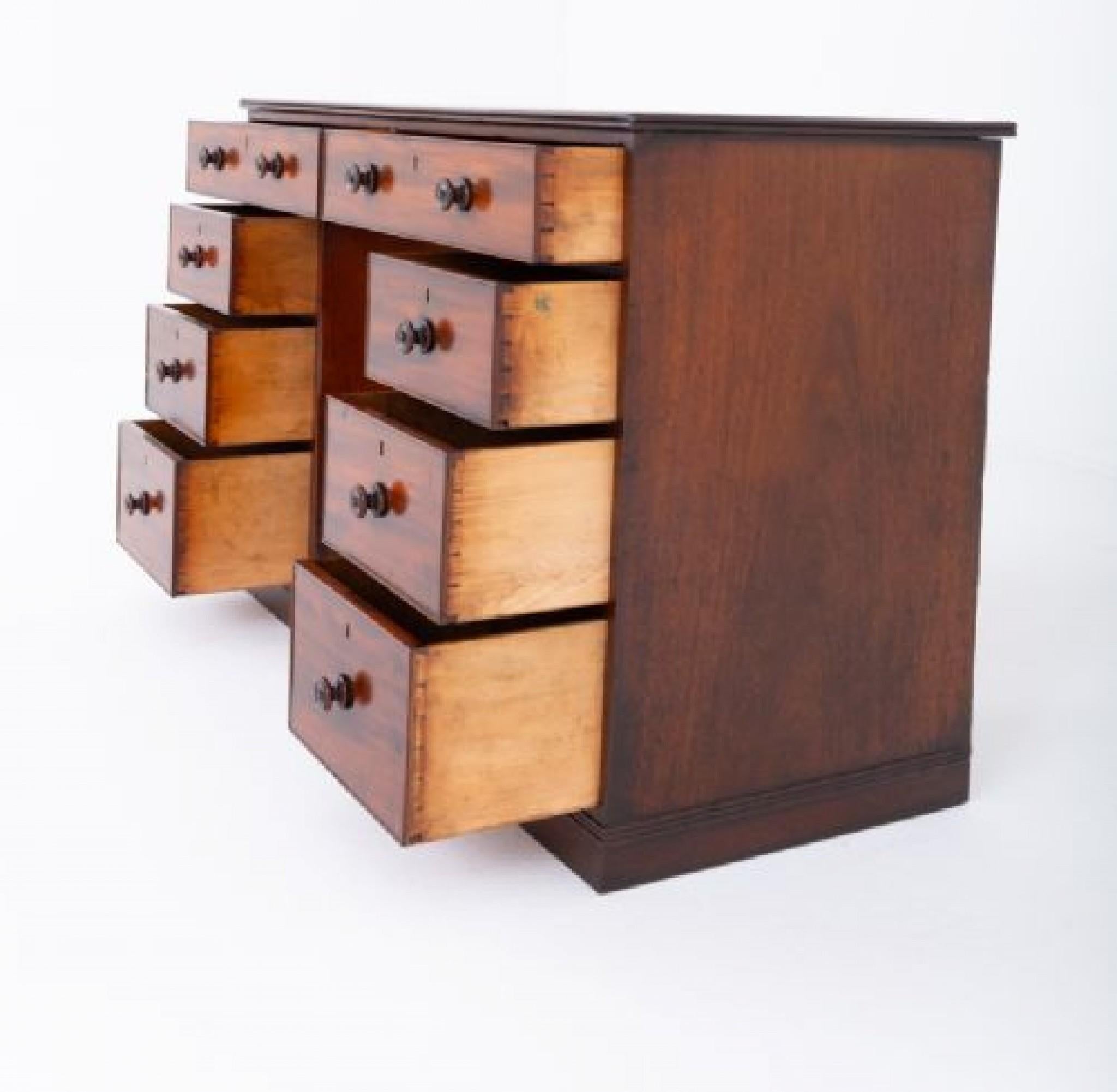 Georgian Pedestal Desk Mahagoni Antiker Schreibtisch im Zustand „Gut“ im Angebot in Potters Bar, GB