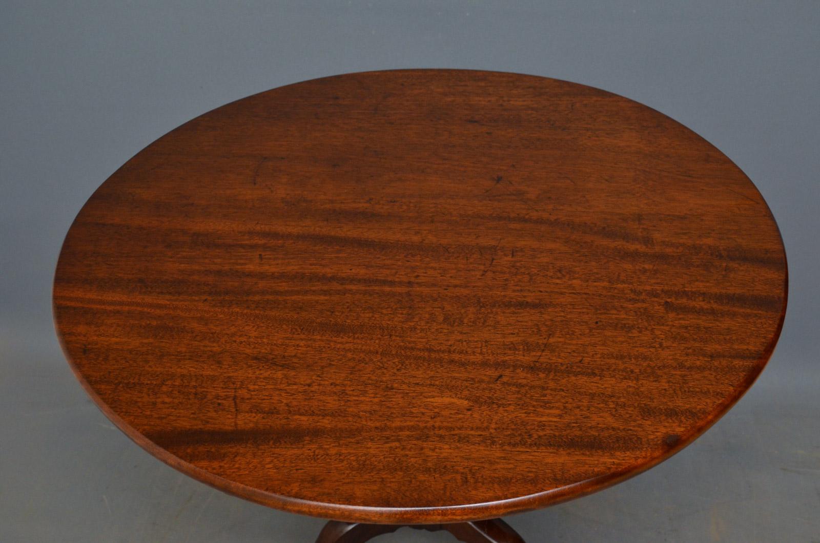 Sn579 Georgian, mahogany, pedestal table, having tilt single piece circular top with original catch and simple turned pedestal terminating in three downswept legs with pad feet. This antique table has been sympathetically restored and is ready to