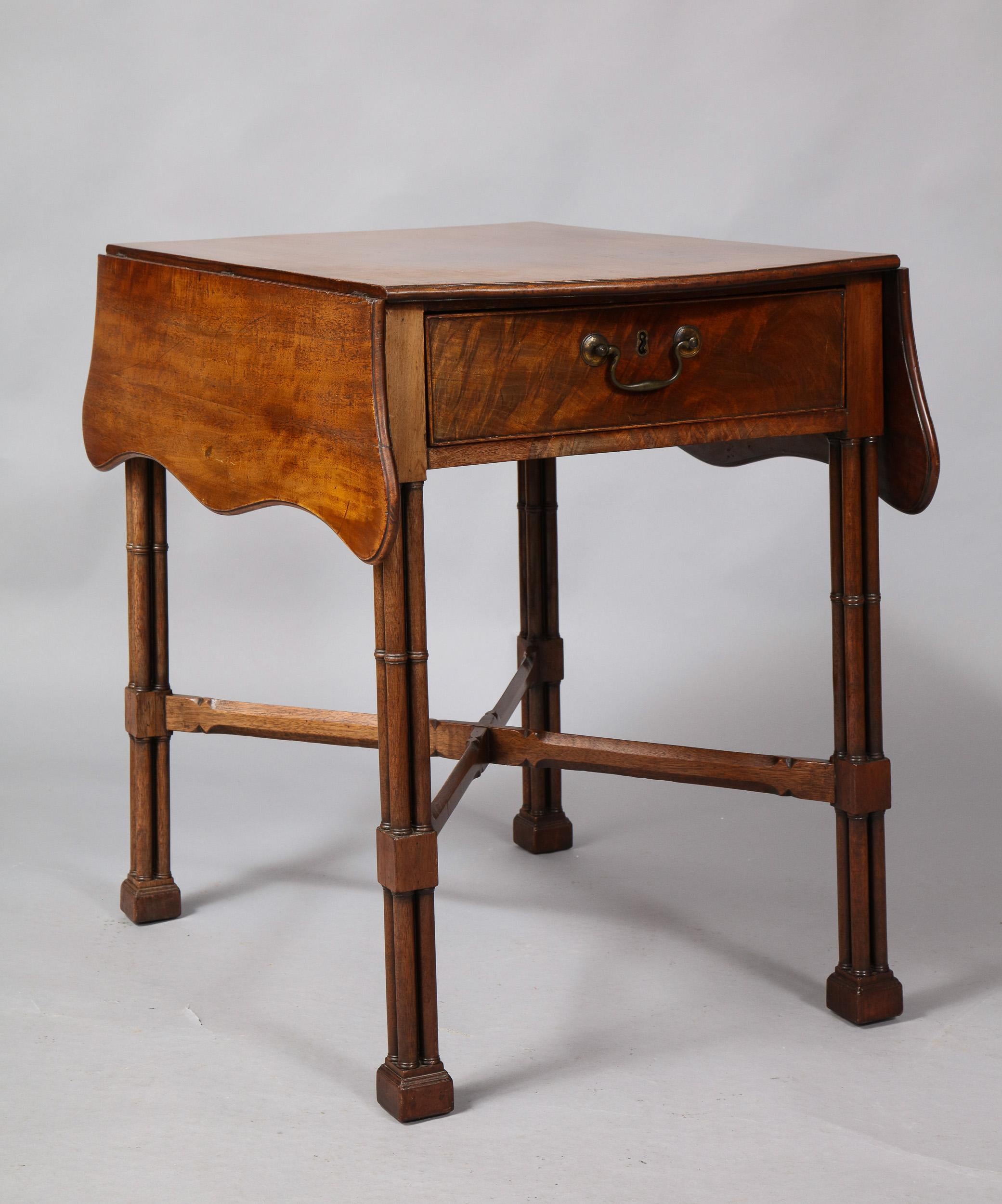 Georgian Pembroke Table in the Manner of Thomas Chippendale 3