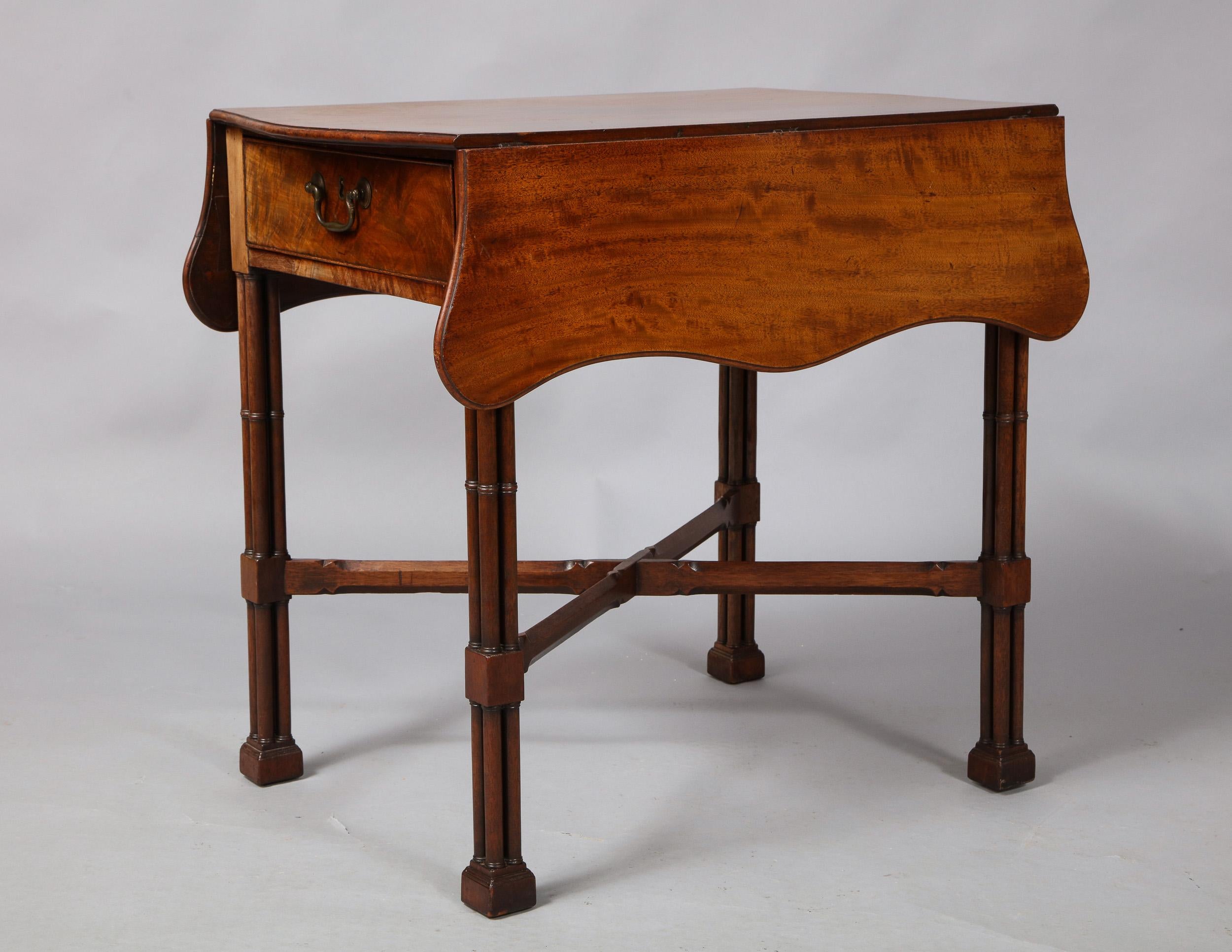 Mahogany Georgian Pembroke Table in the Manner of Thomas Chippendale