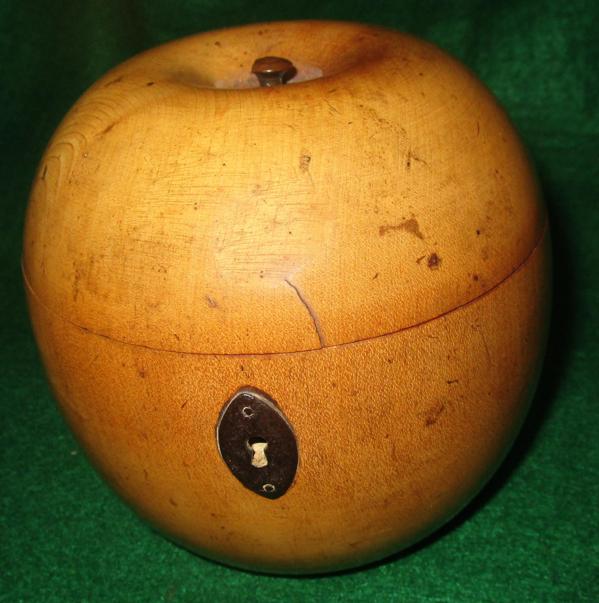 Apfelförmige Treen-Teedose aus der georgianischen Periode (Metall) im Angebot