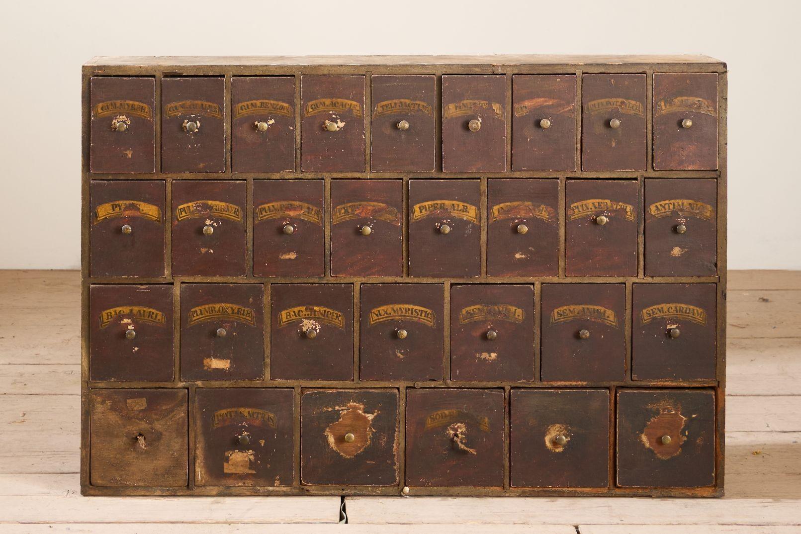 Georgian period Chemist Apothecary drawers - No2 In Good Condition For Sale In Malton, GB