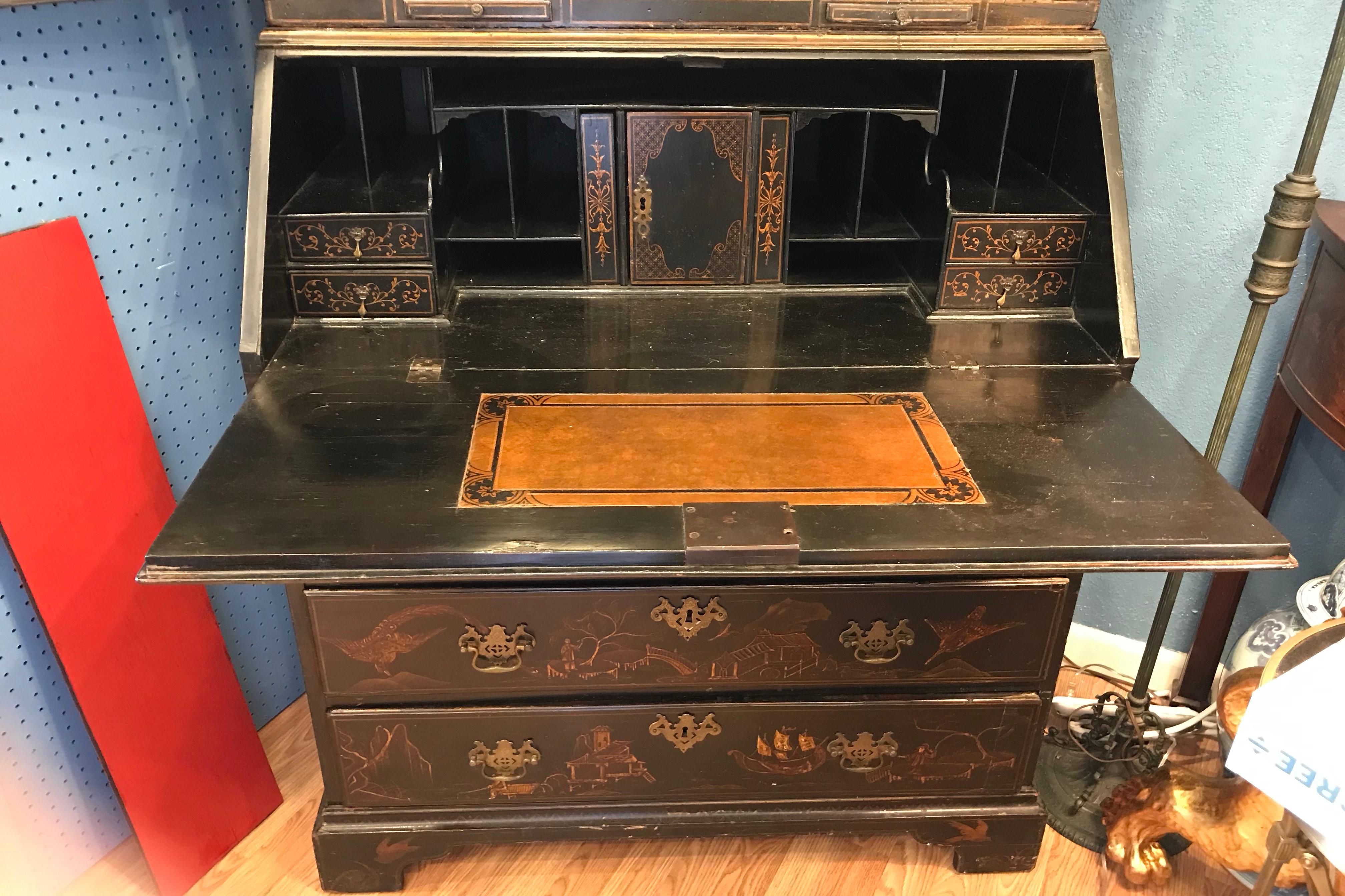 Georgian Period Chinoiserie Secretary Desk / Bookcase 4