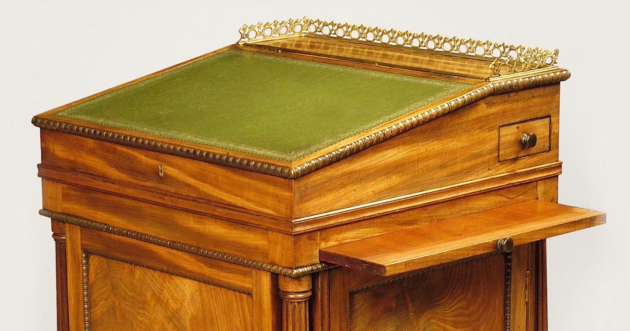 English Georgian Period Mahogany Davenport Desk with Green Leather Writing Surface For Sale