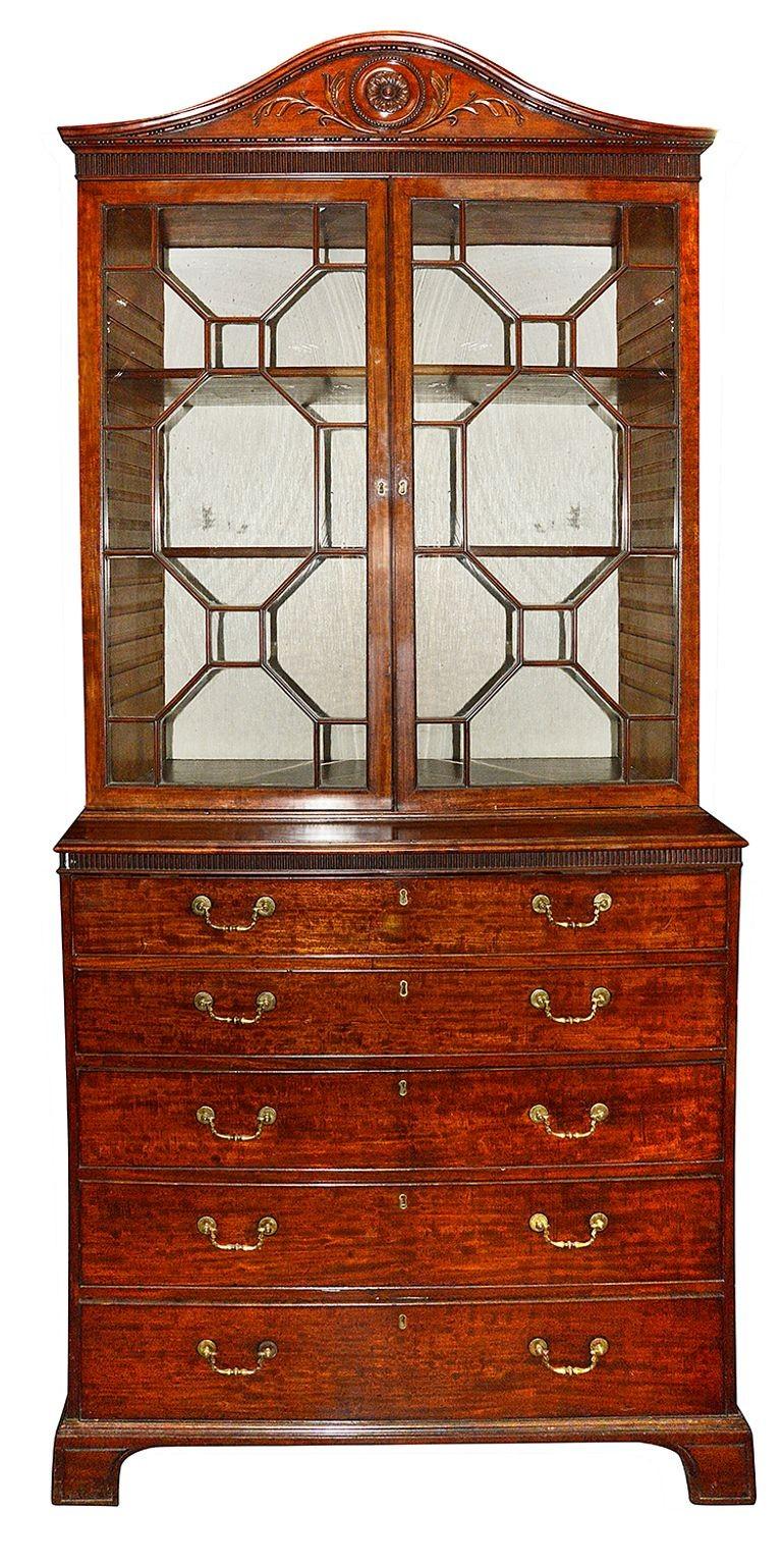 Georgien Bibliothèque à secret en acajou d'époque géorgienne, vers 1780 en vente