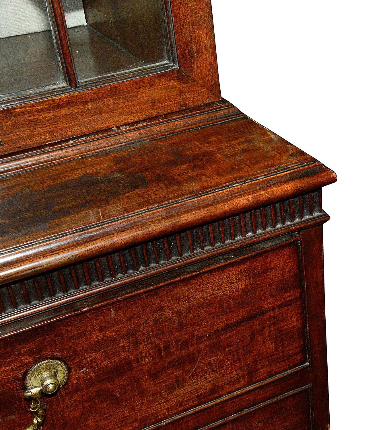 XVIIIe siècle et antérieur Bibliothèque à secret en acajou d'époque géorgienne, vers 1780 en vente