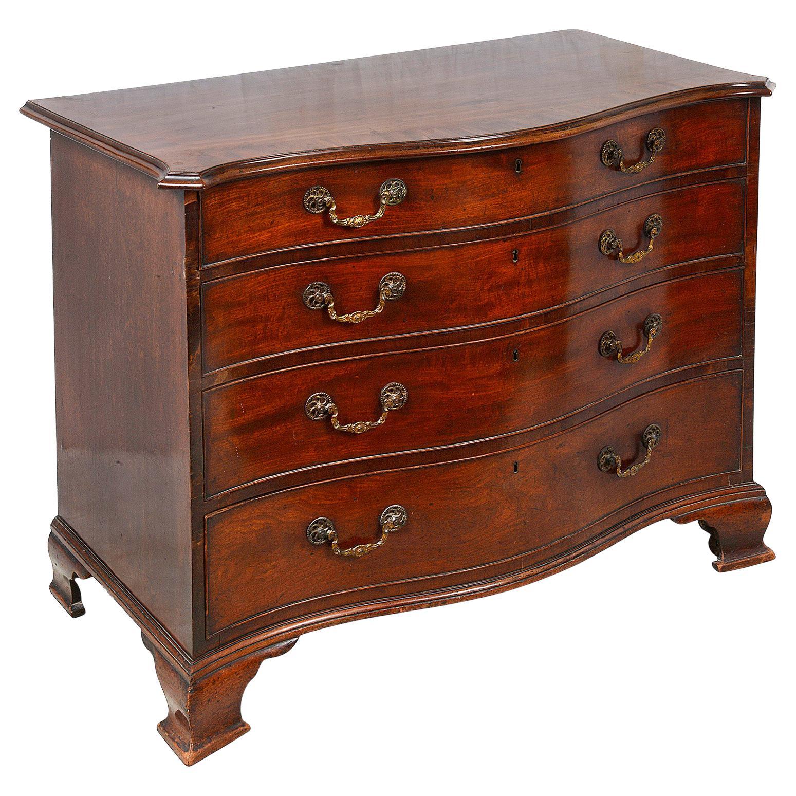 Georgian Period Mahogany Serpentine Chest of Drawers, circa 1780 For Sale