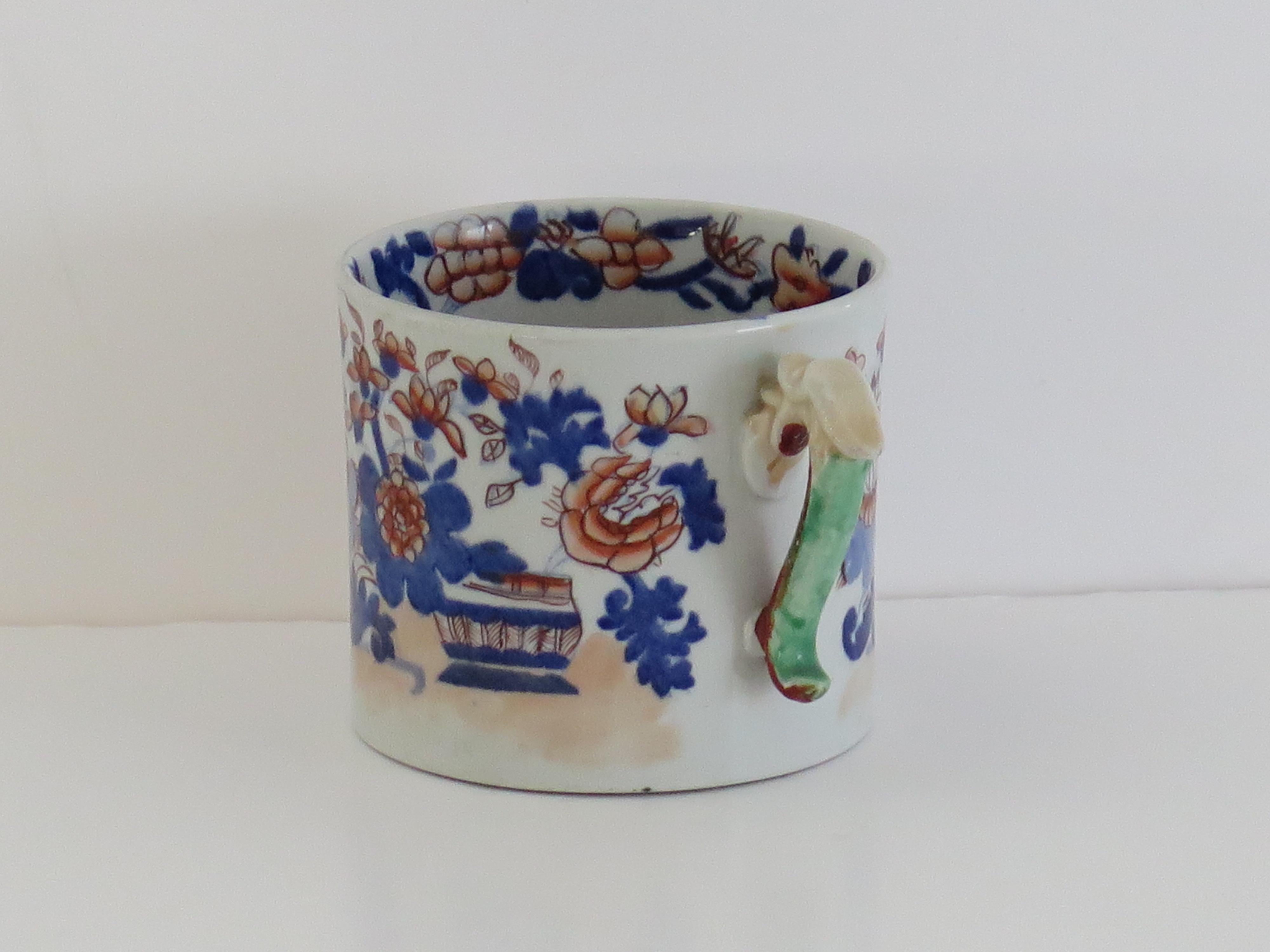 Taza de Mason's Ironstone de la época georgiana con motivo de cesta japonesa, hacia 1820 en Bueno estado para la venta en Lincoln, Lincolnshire