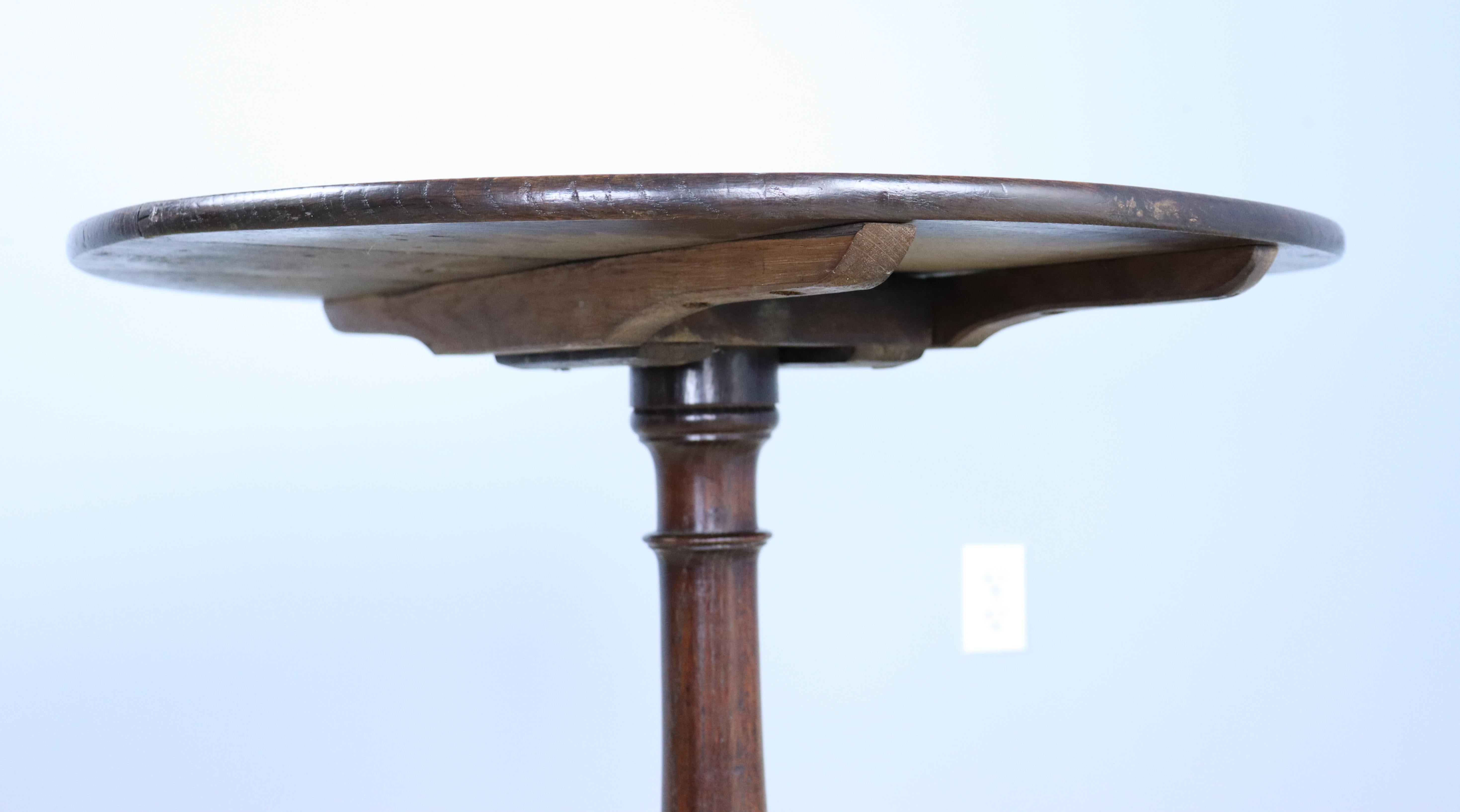 English Georgian Period Oak Tripod Based Lamp Table For Sale