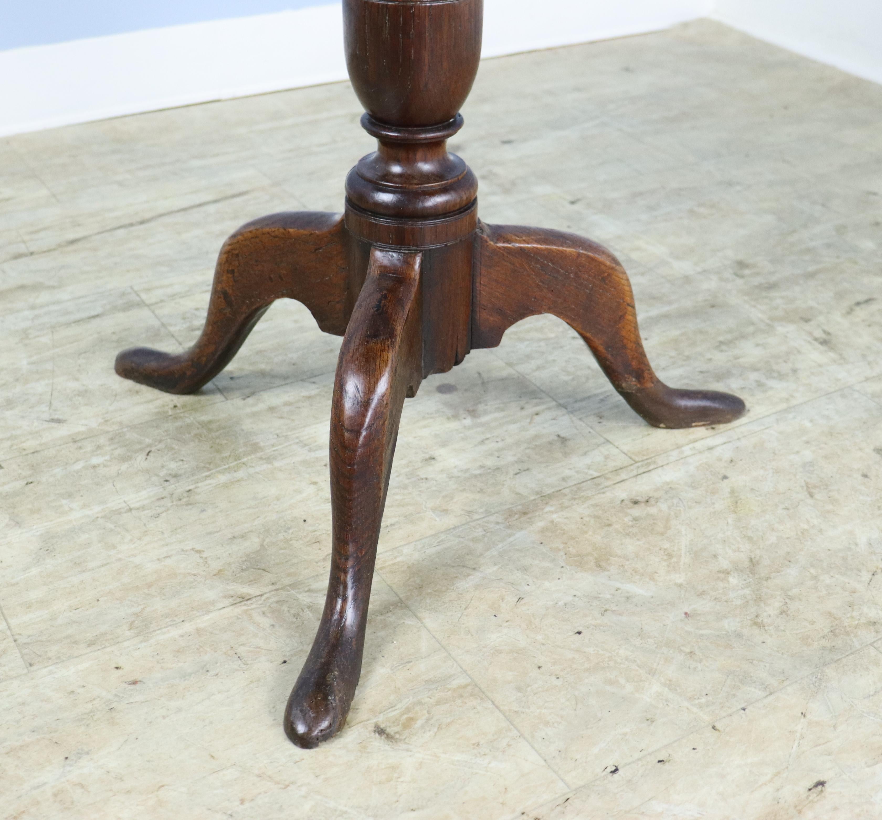Georgian Period Oak Tripod Based Lamp Table In Good Condition For Sale In Port Chester, NY