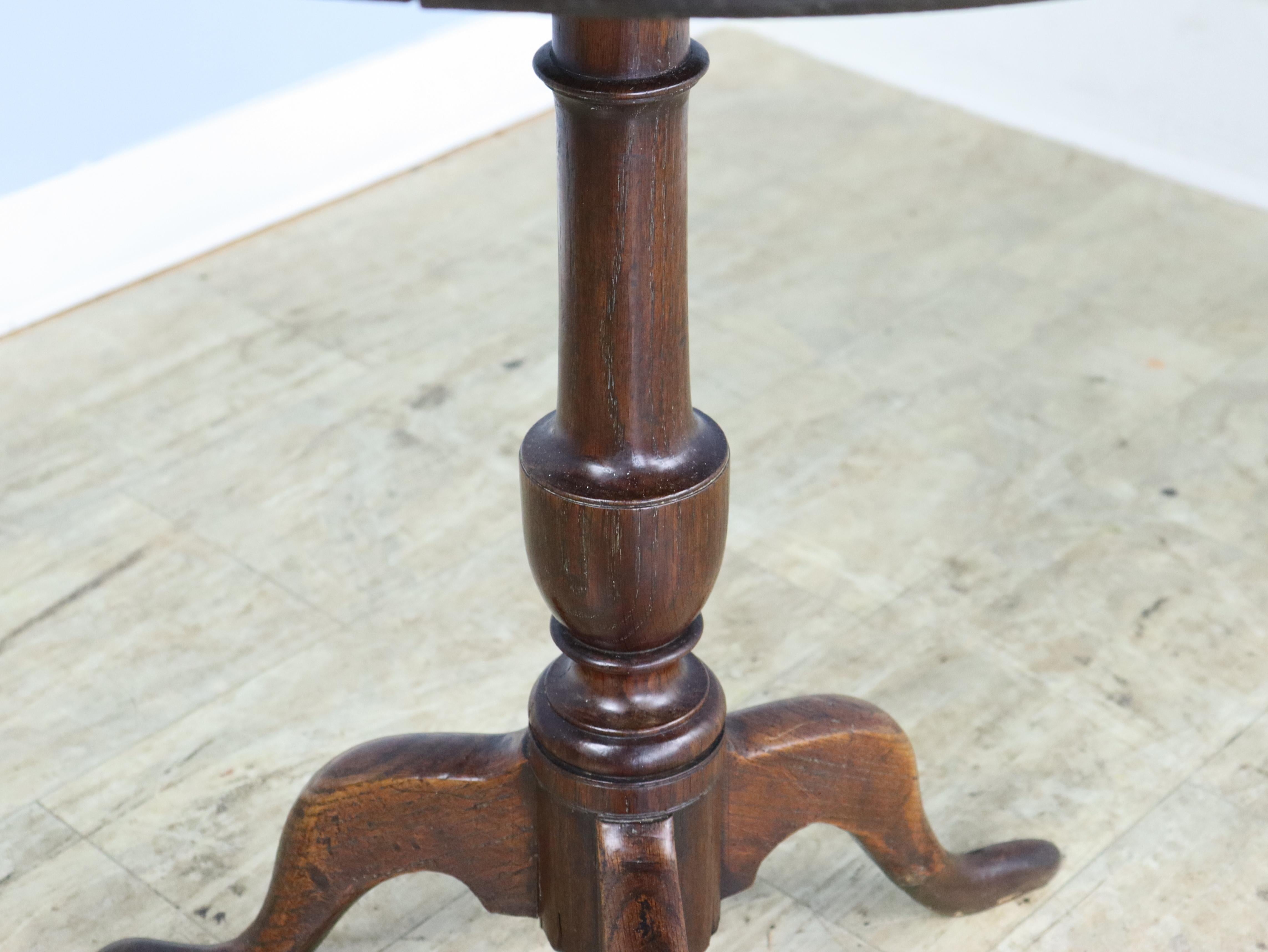 18th Century Georgian Period Oak Tripod Based Lamp Table For Sale