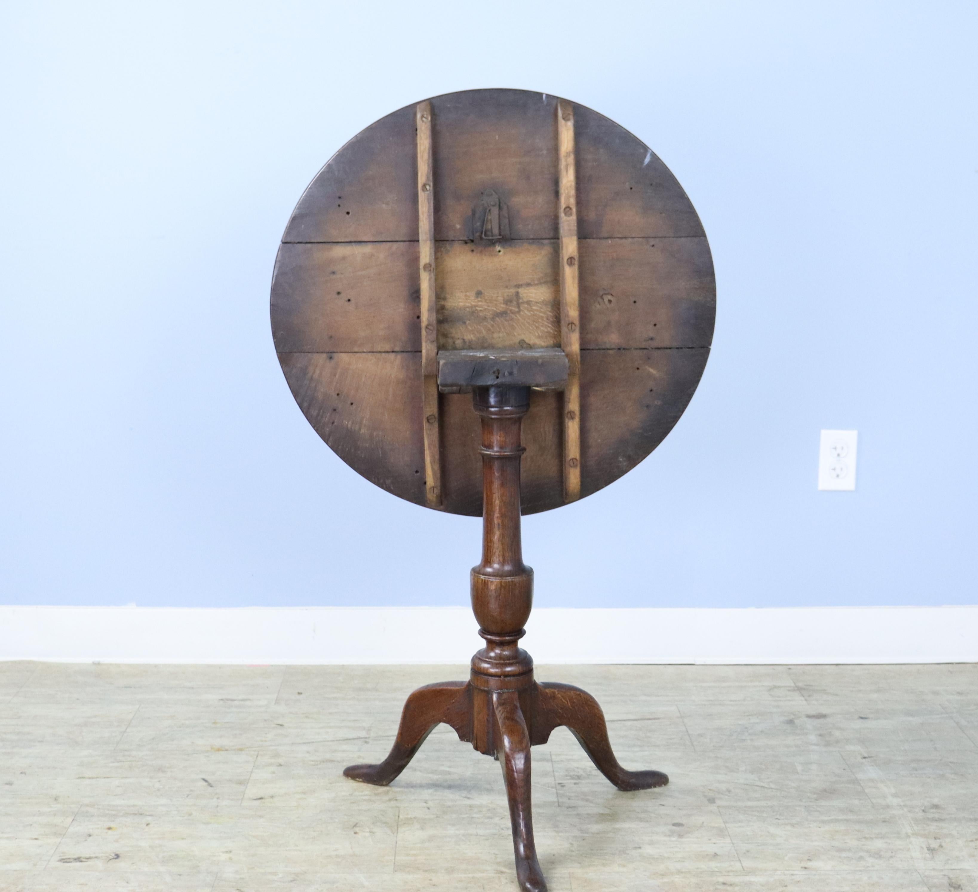Georgian Period Oak Tripod Based Lamp Table For Sale 4