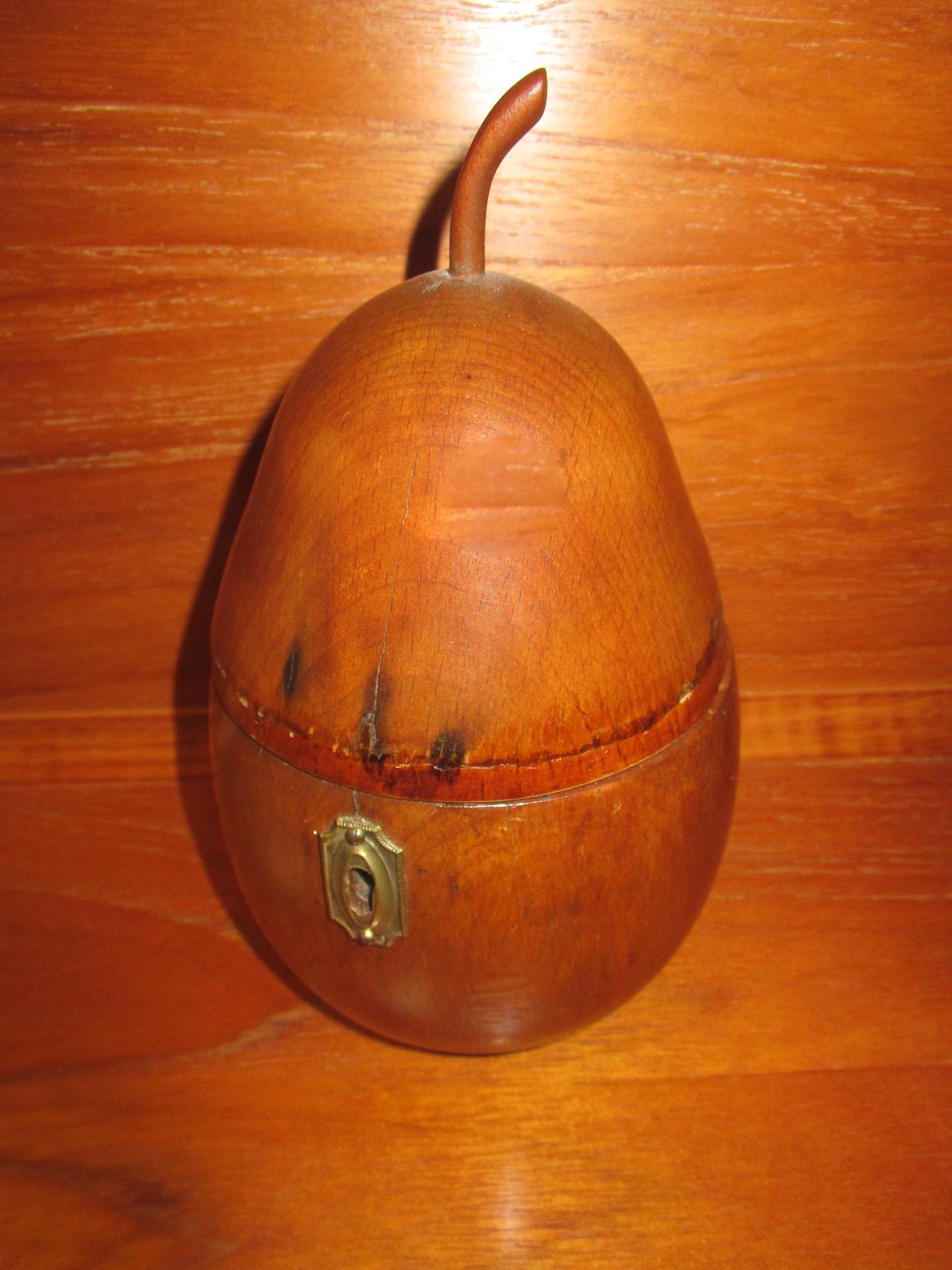 Georgian Period Pear Shaped Treen Tea Caddy For Sale 3