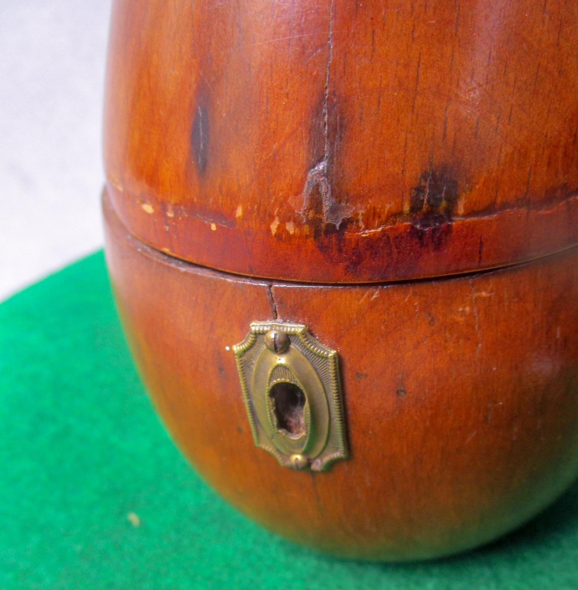 Georgian Period Pear Shaped Treen Tea Caddy For Sale 2