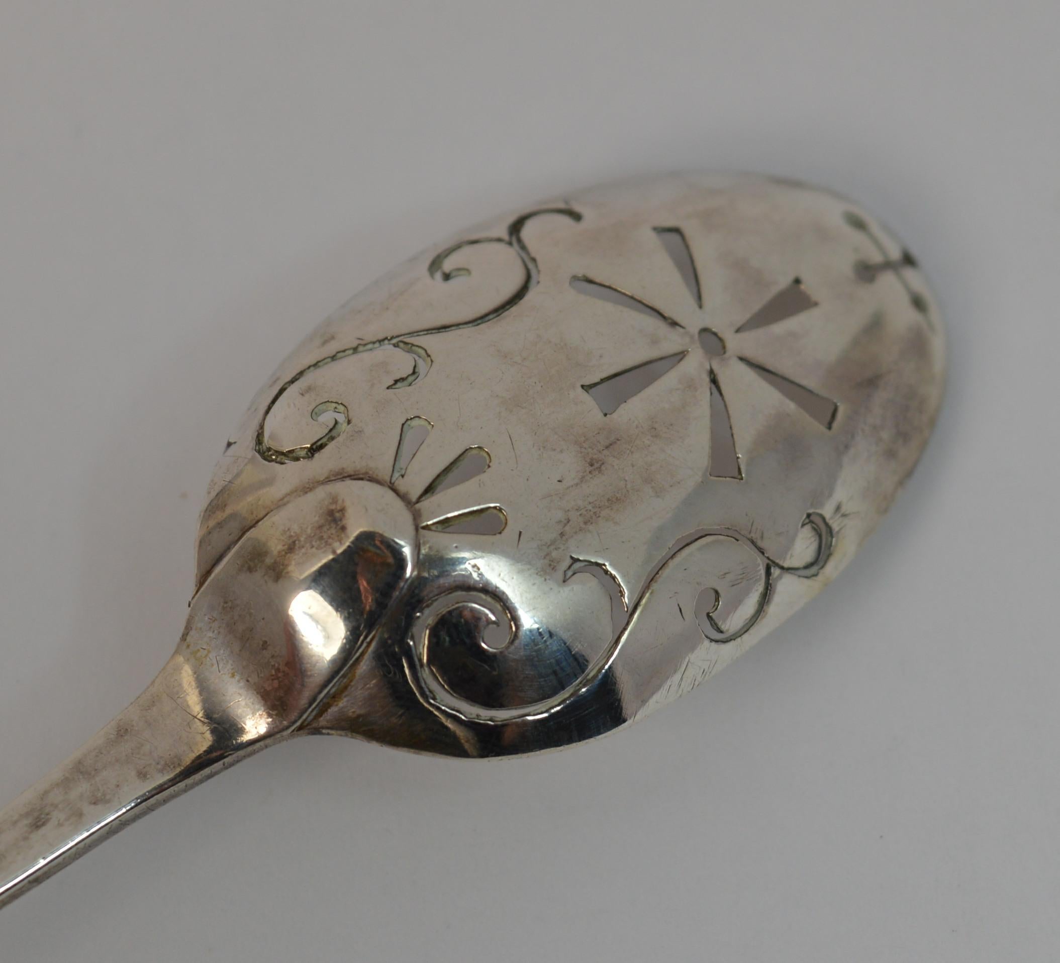 Georgian Period Rare Solid Silver Mote Spoon, circa 1800 6