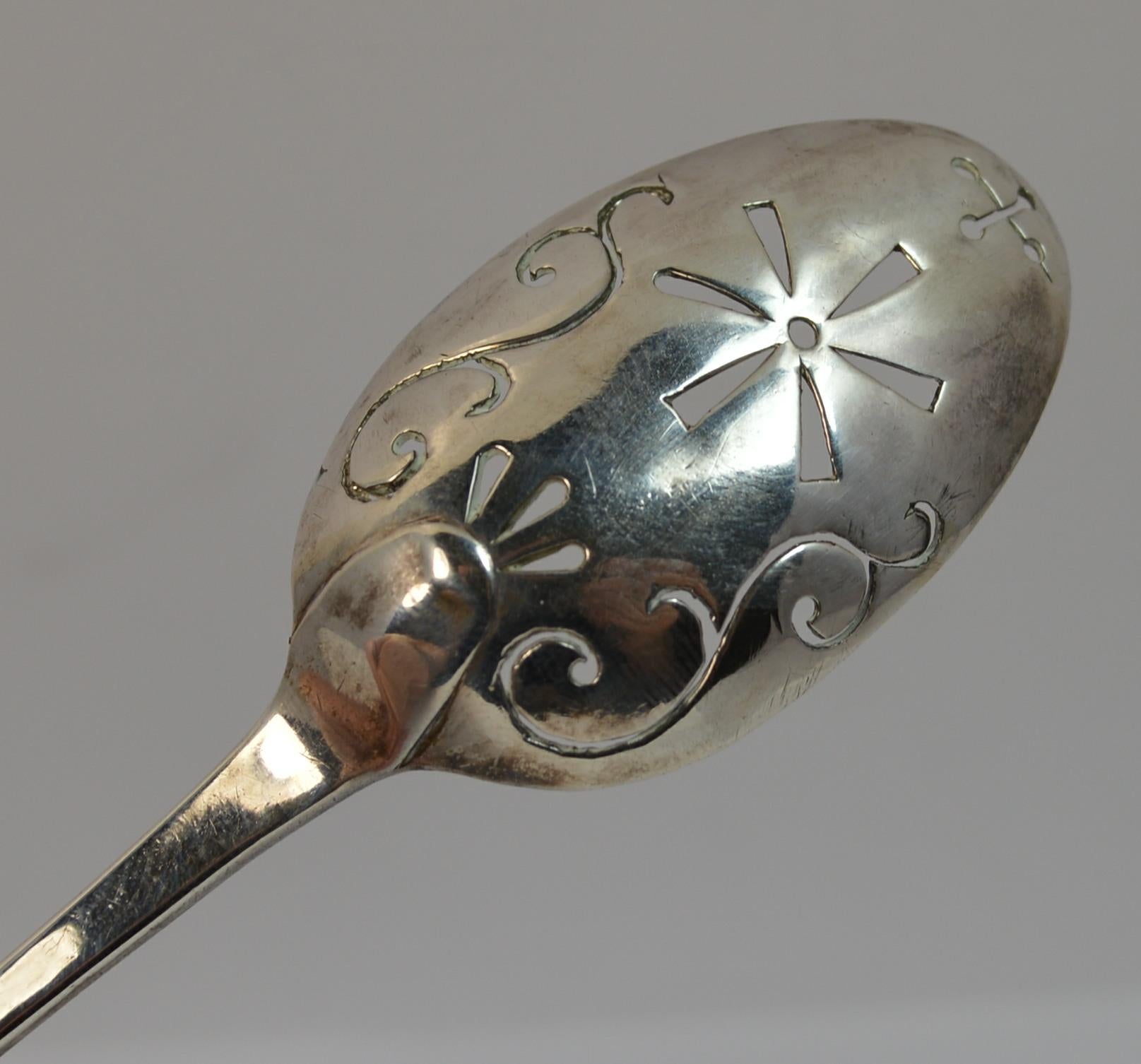 Georgian Period Rare Solid Silver Mote Spoon, circa 1800 In Good Condition In St Helens, GB