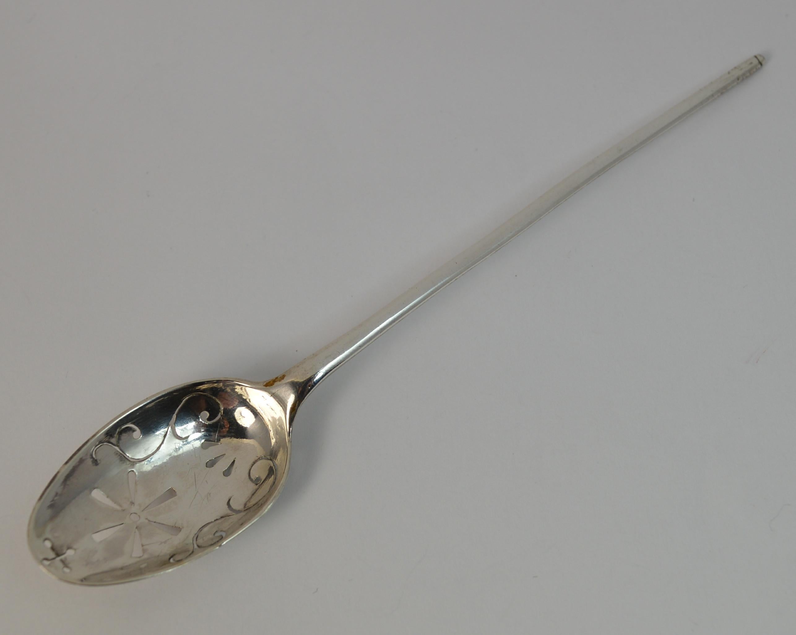 Georgian Period Rare Solid Silver Mote Spoon, circa 1800 3