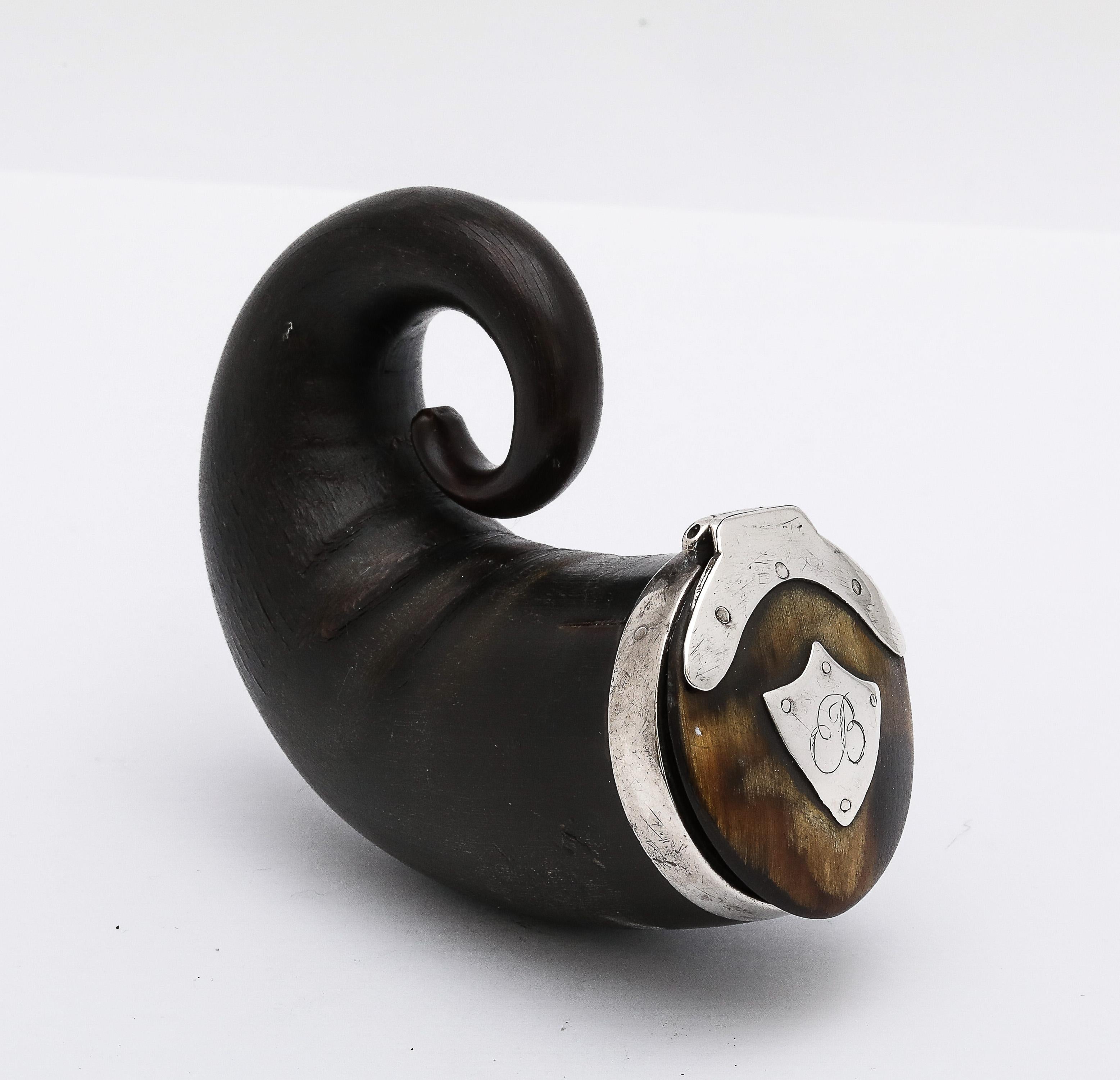 Georgian Period Scottish Sterling Silver-Mounted Snuff Mull With Hinged Lid In Good Condition In New York, NY