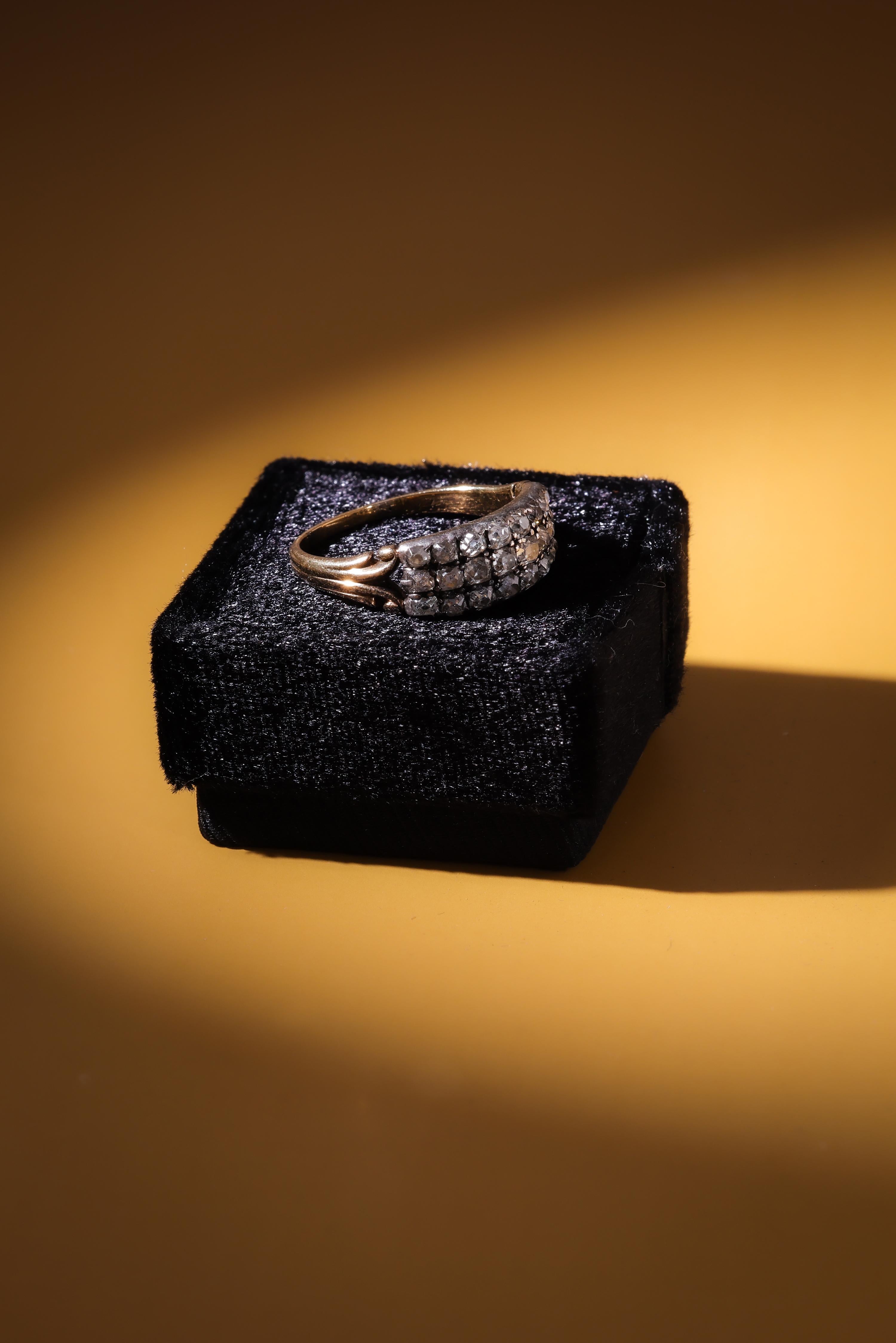 Georgian Peruzzi Cut Diamond 18K Yellow Gold and Silver Three Row Ring In Excellent Condition In Beverly Hills, CA