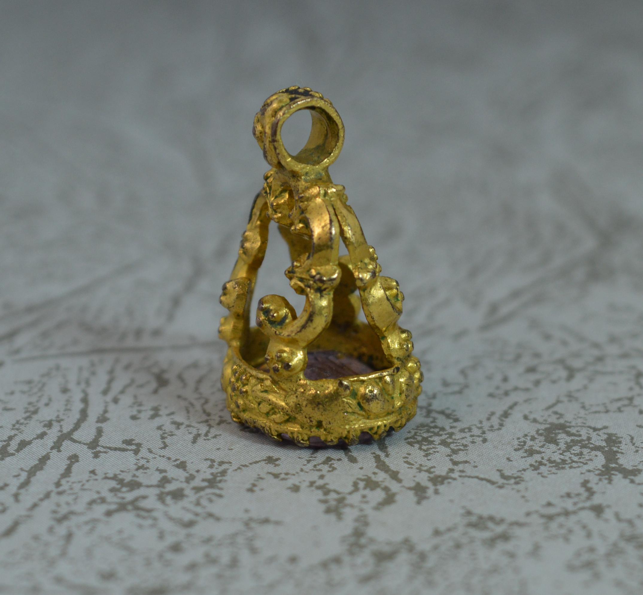 Georgian Pinchbeck and Amethyst Cherub Intaglio Seal Pendant Fob In Good Condition In St Helens, GB