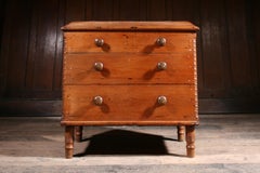 Georgian Pine Blanket Box With Decorative Bobbin Turned Decoration England 1800s