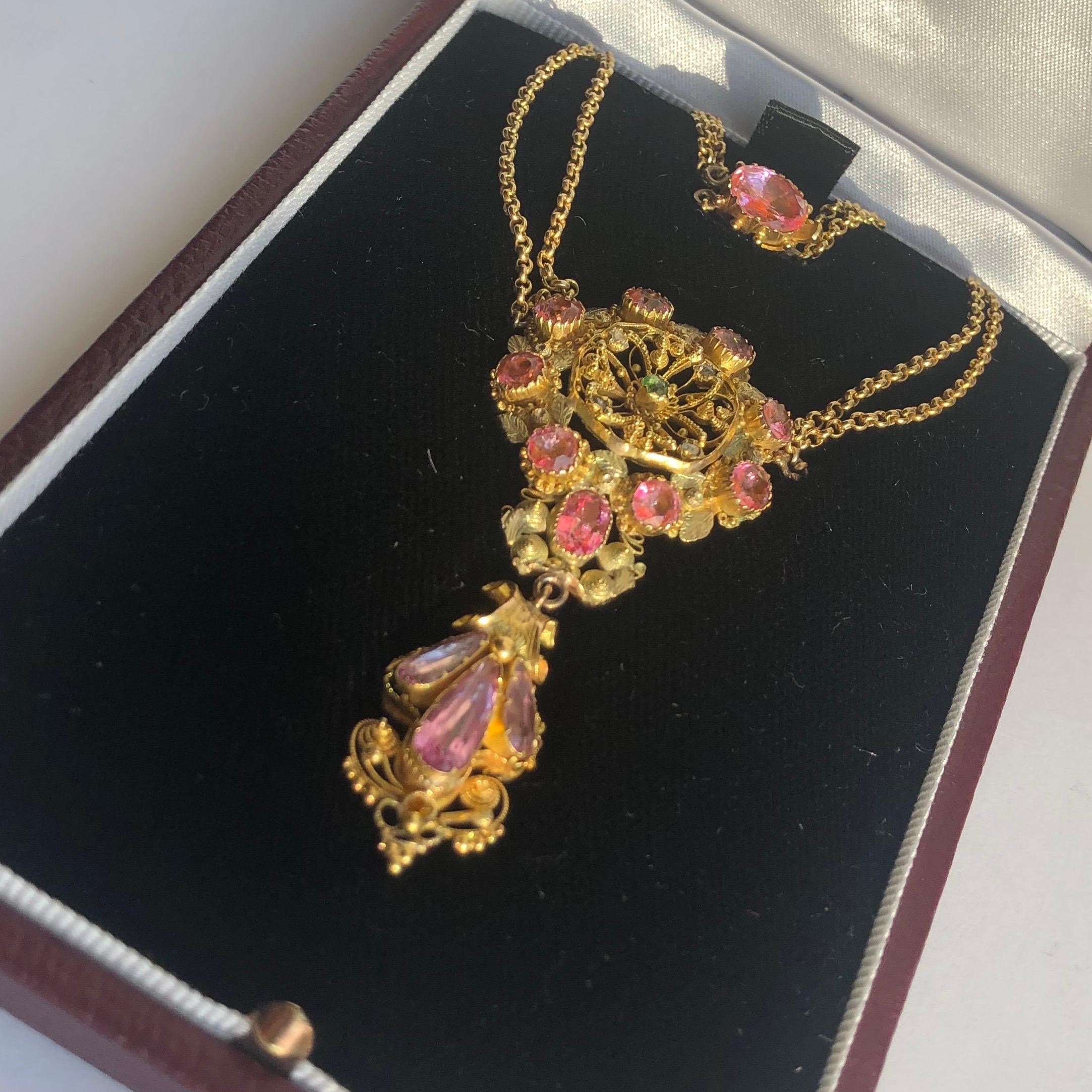 Georgian Pink Topaz and Peridot 15 Carat Gold Pendant Necklace 1
