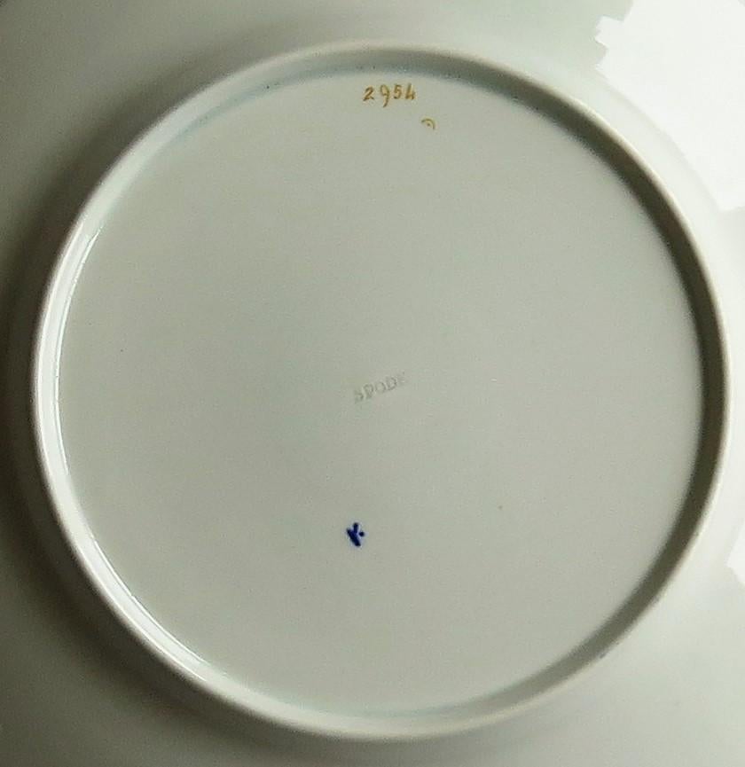 Georgian Plate by Spode in Gilded Bow Pot Pattern Number 2954, circa 1820 For Sale 8