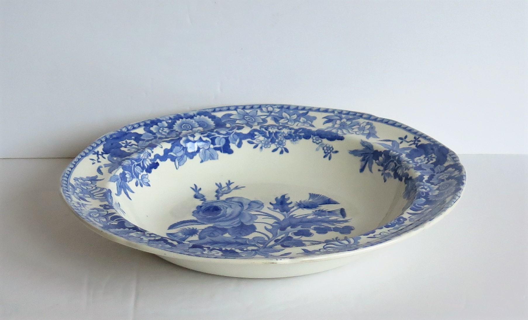 Georgian Plate or Bowl by Spode in Blue and White Union Wreath Ptn No.3, Ca 1820 2