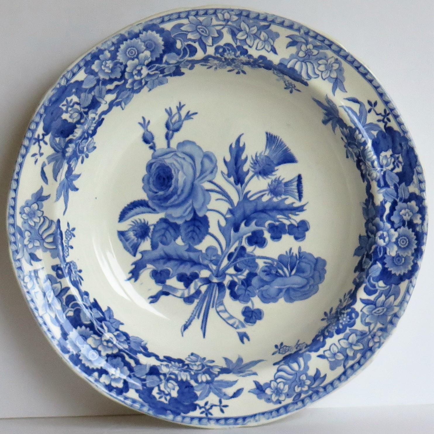 19th Century Georgian Plate or Bowl by Spode in Blue and White Union Wreath Ptn No.3, Ca 1820