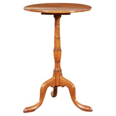 Table à thé géorgienne en bois de prunier