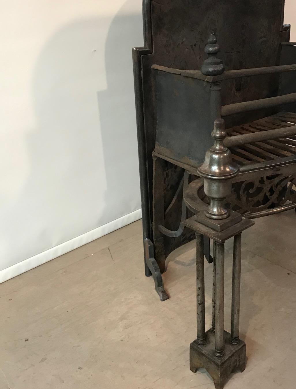 Georgianischer Kaminrost aus poliertem Stahl, um 1800 (18. Jahrhundert) im Angebot
