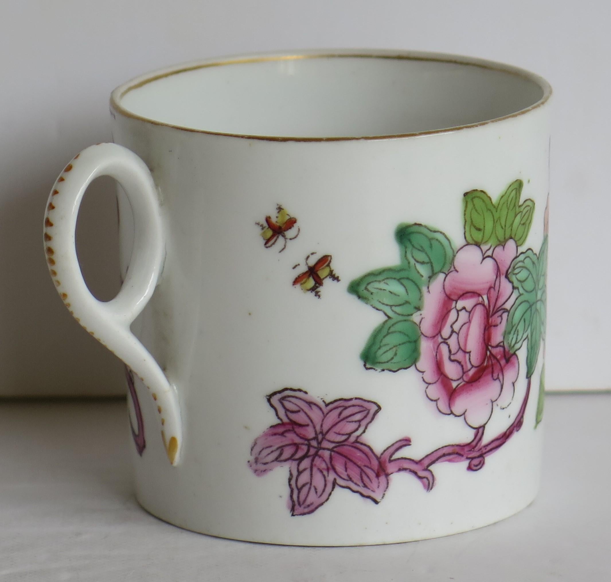 Georgian Porcelain Coffee Can by New Hall Hand-Painted Pattern, Circa 1815 In Good Condition In Lincoln, Lincolnshire