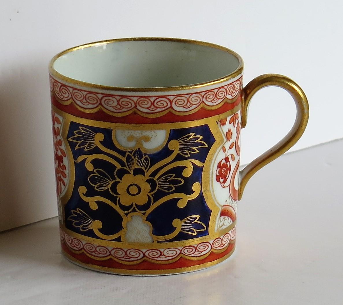 English Georgian Porcelain Coffee Can by Spode Hand-Painted Dollar Ptn 715, circa 1805