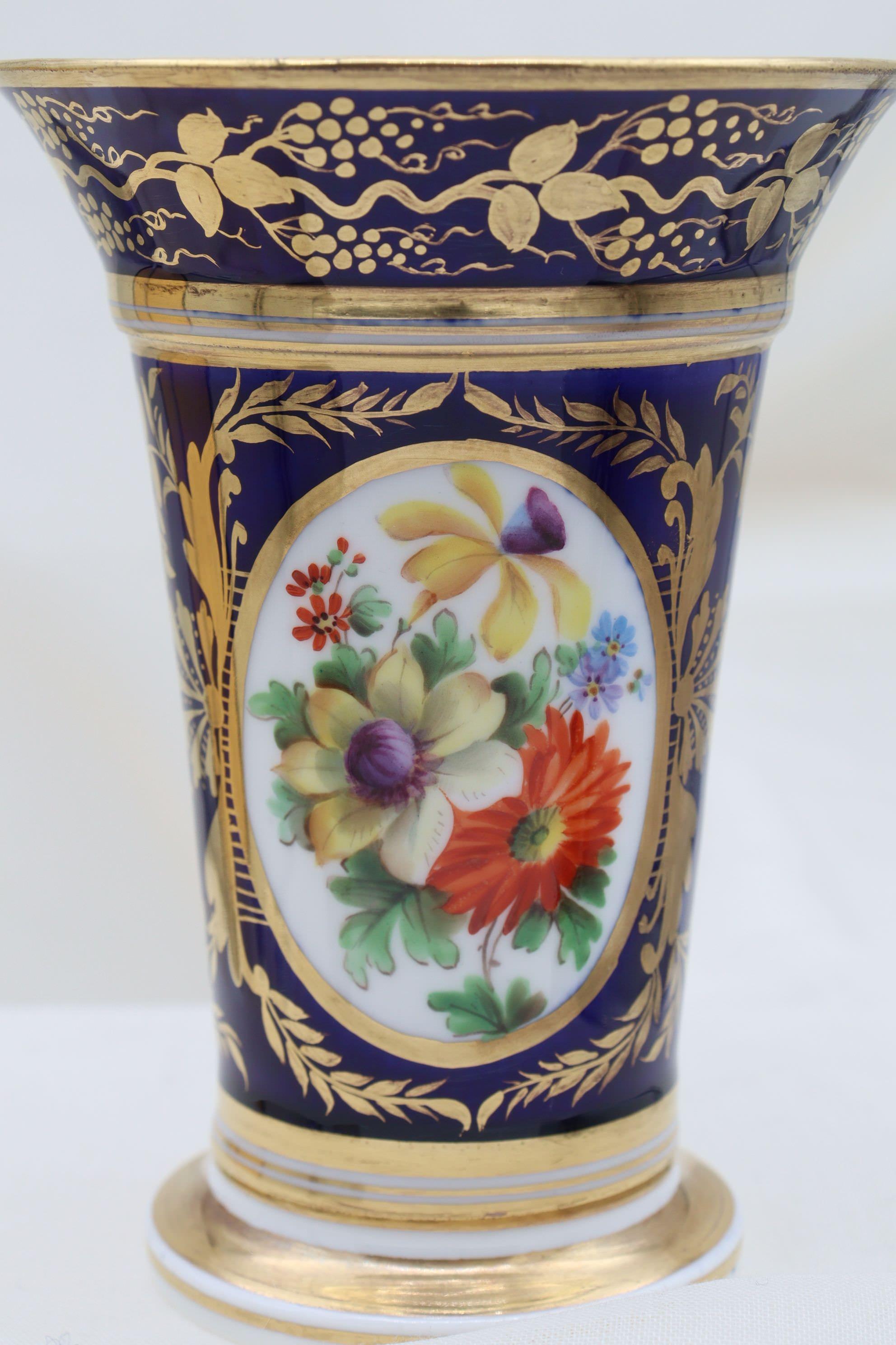 George IV Georgian porcelain hand painted and gilded spill vase For Sale