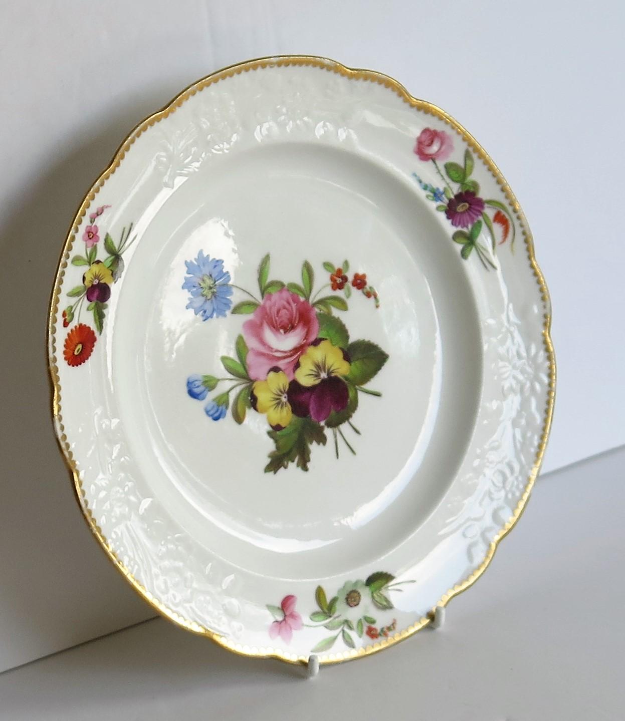 Peint à la main Assiette en porcelaine géorgienne de Spode peinte à la main Ptn botanique 3127, vers 1820 en vente