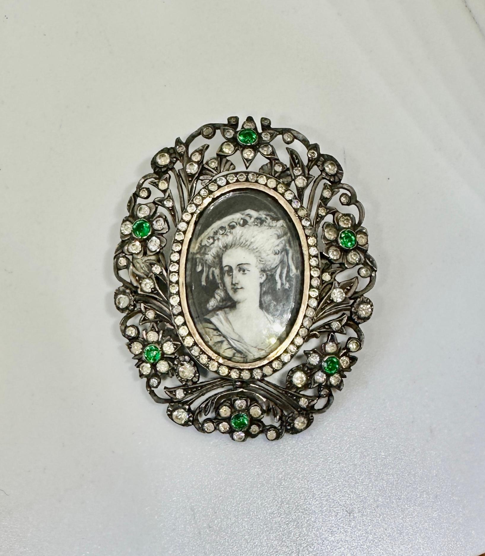 Napoleone III Ciondolo con ritratto georgiano dell'inizio del XIX secolo in pasta d'argento En Grisaille in vendita