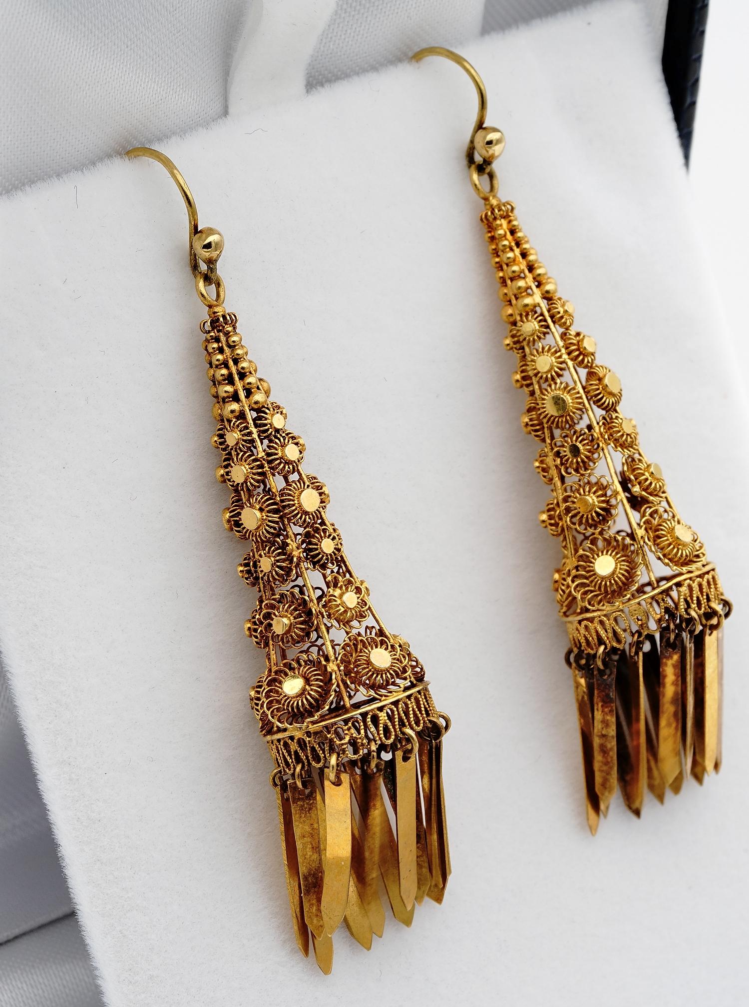 Women's Georgian Regency 18 Karat Gold Rare Cannetille Work Drop Earrings