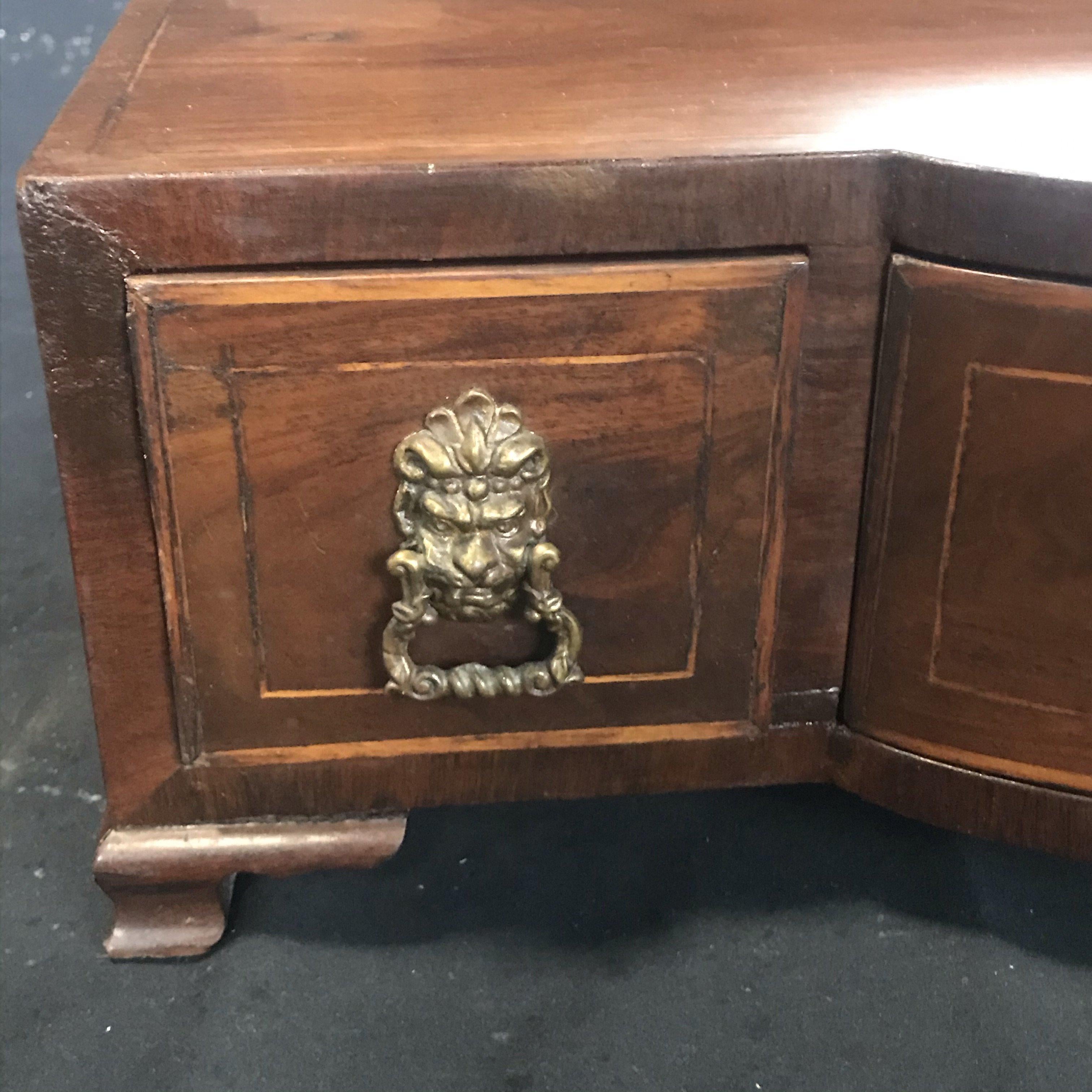 19th Century Georgian Regency Mahogany Dressing Table Swing Mirror Toilet with Lions Heads For Sale