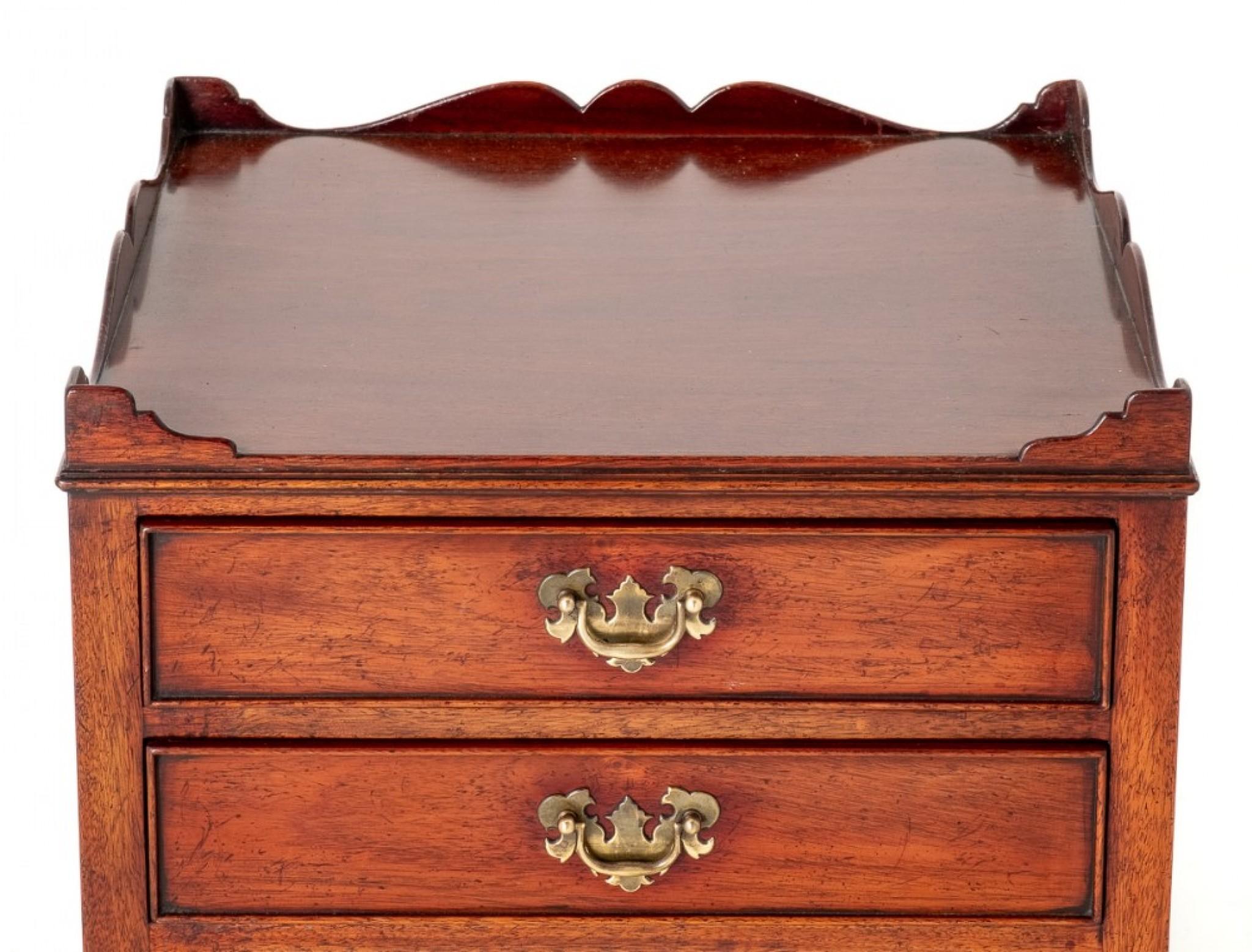 Georgian Revival Bedside Chest Mahogany Cabinet For Sale 1